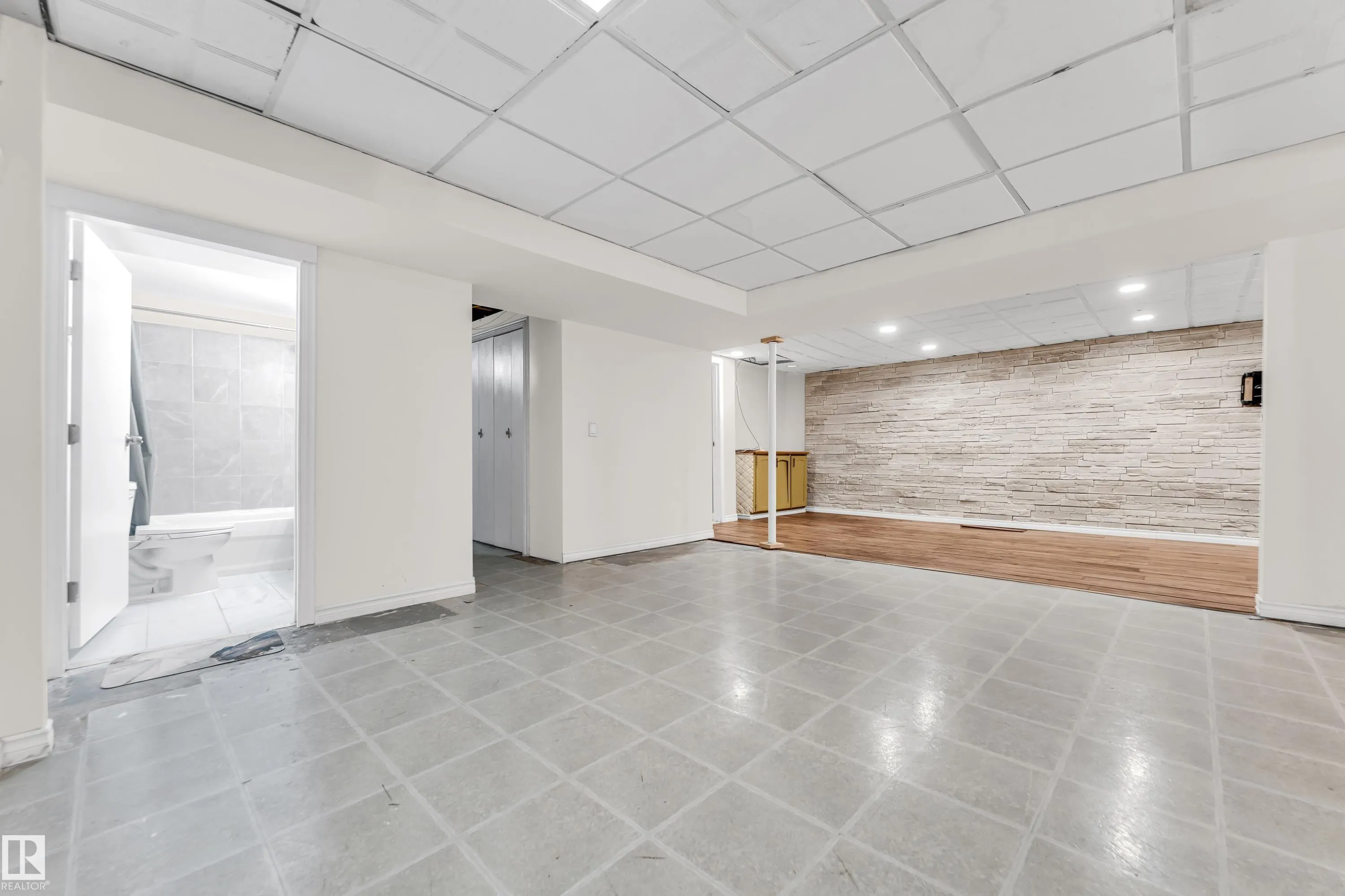 79 Garnet Cres