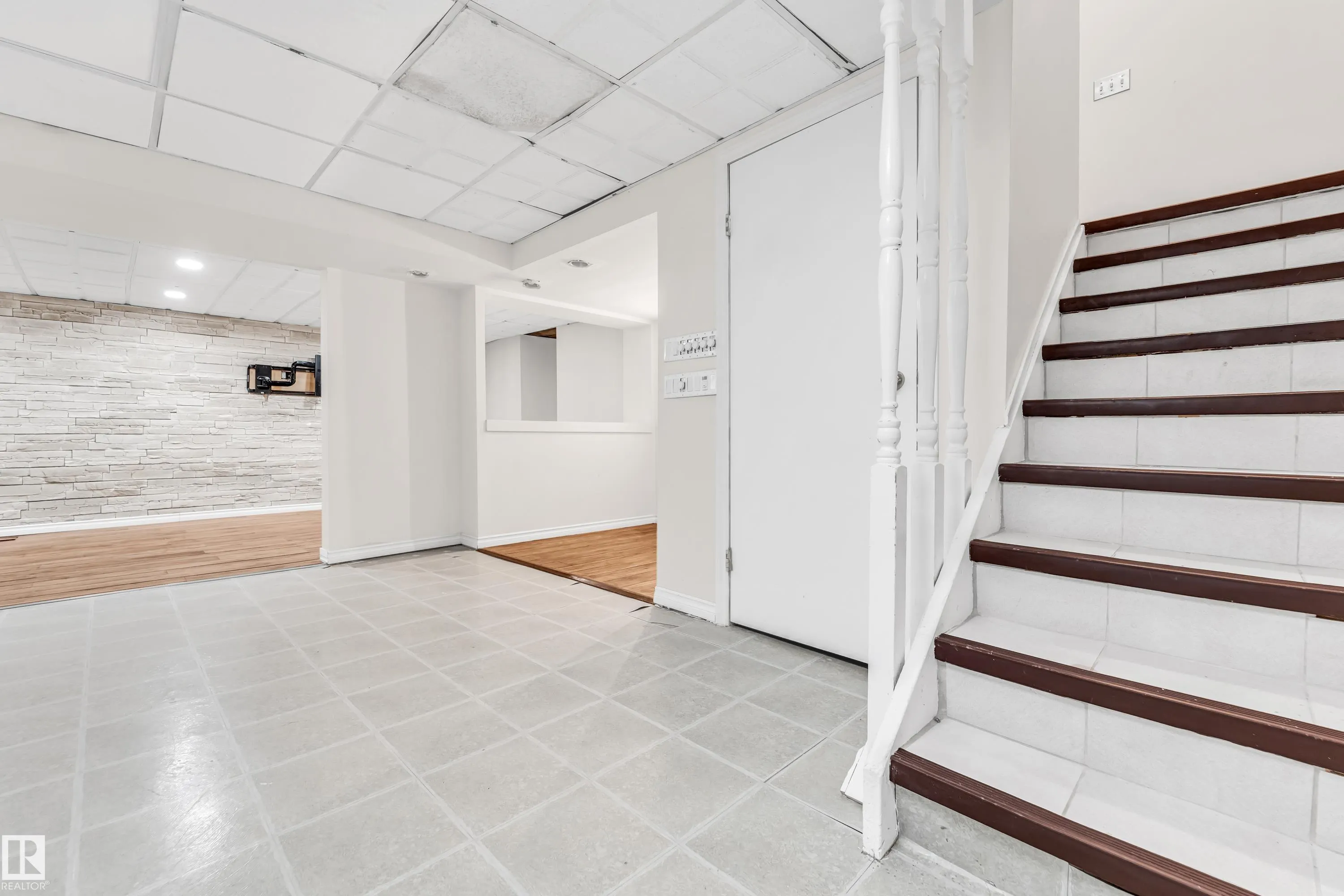 79 Garnet Cres