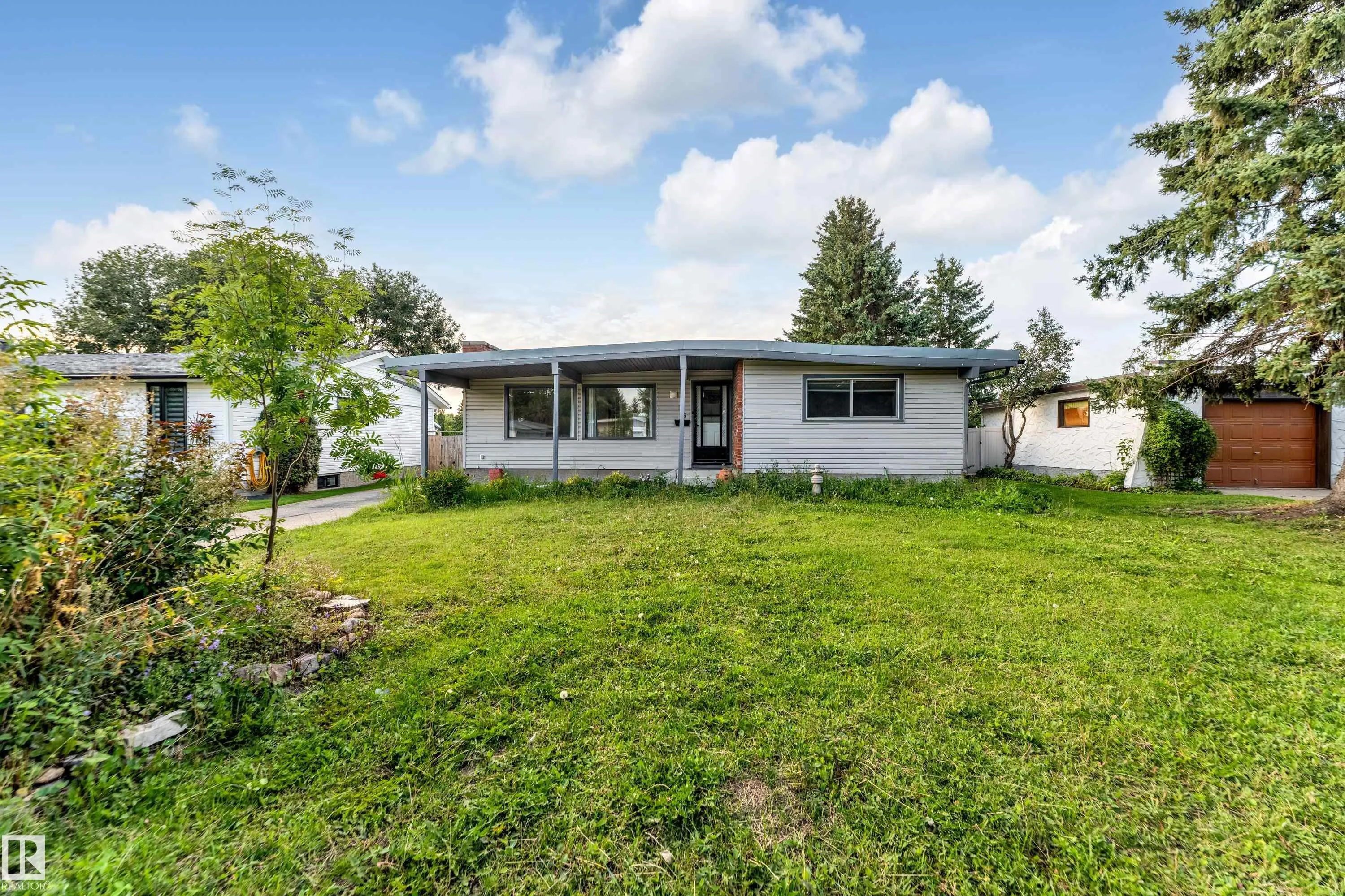 79 Garnet Cres
