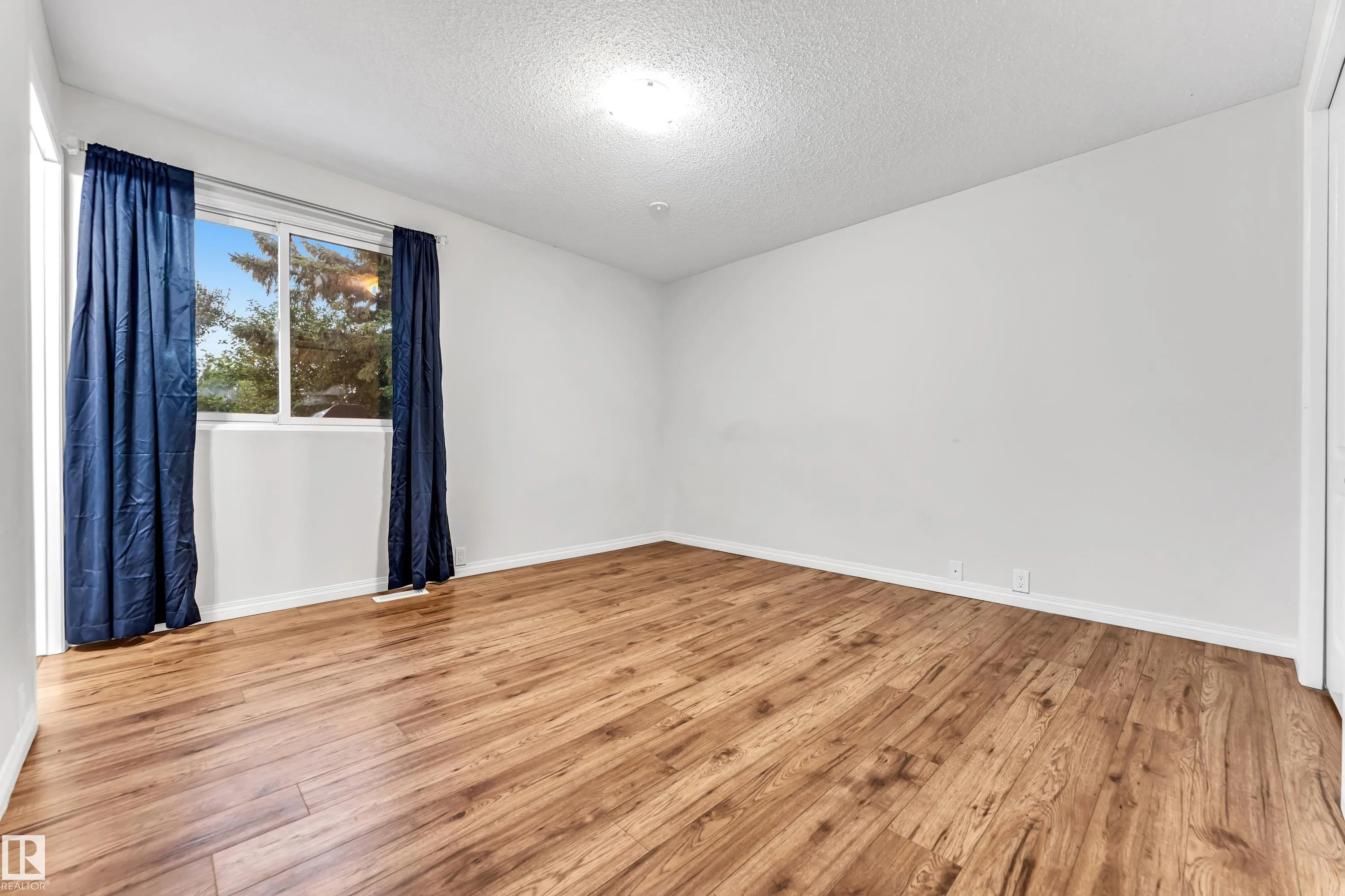 79 Garnet Cres