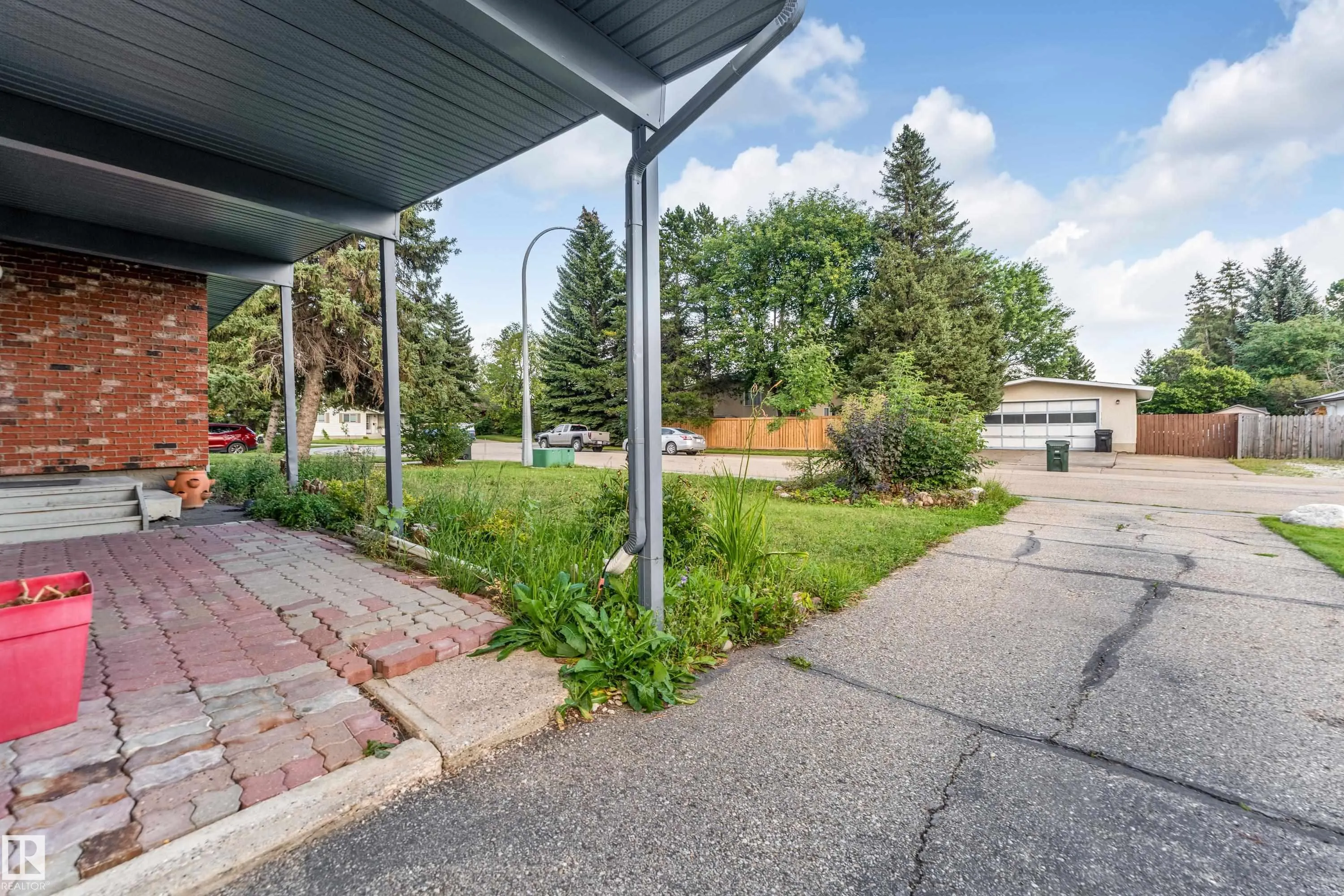 79 Garnet Cres