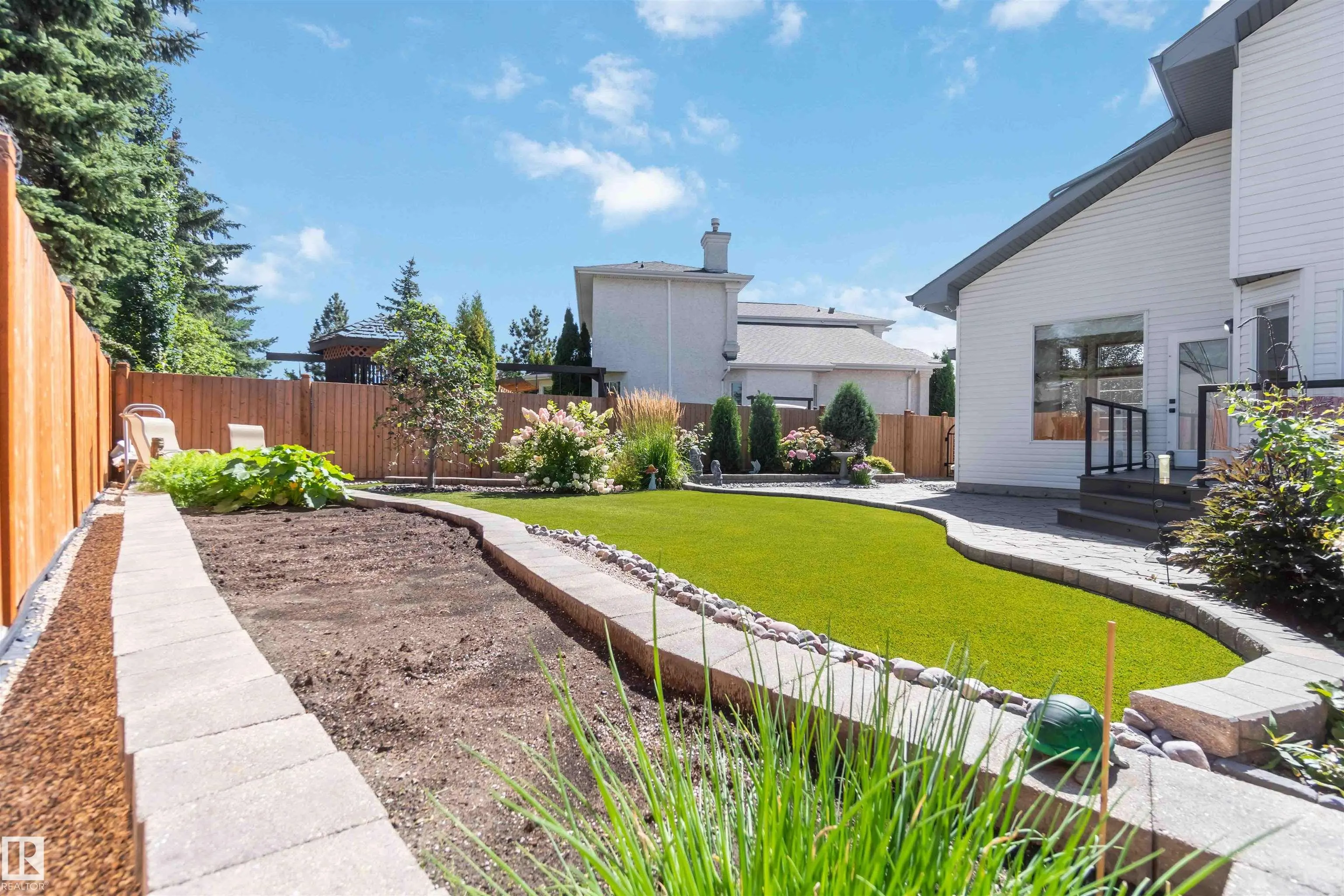 858 RYAN Place