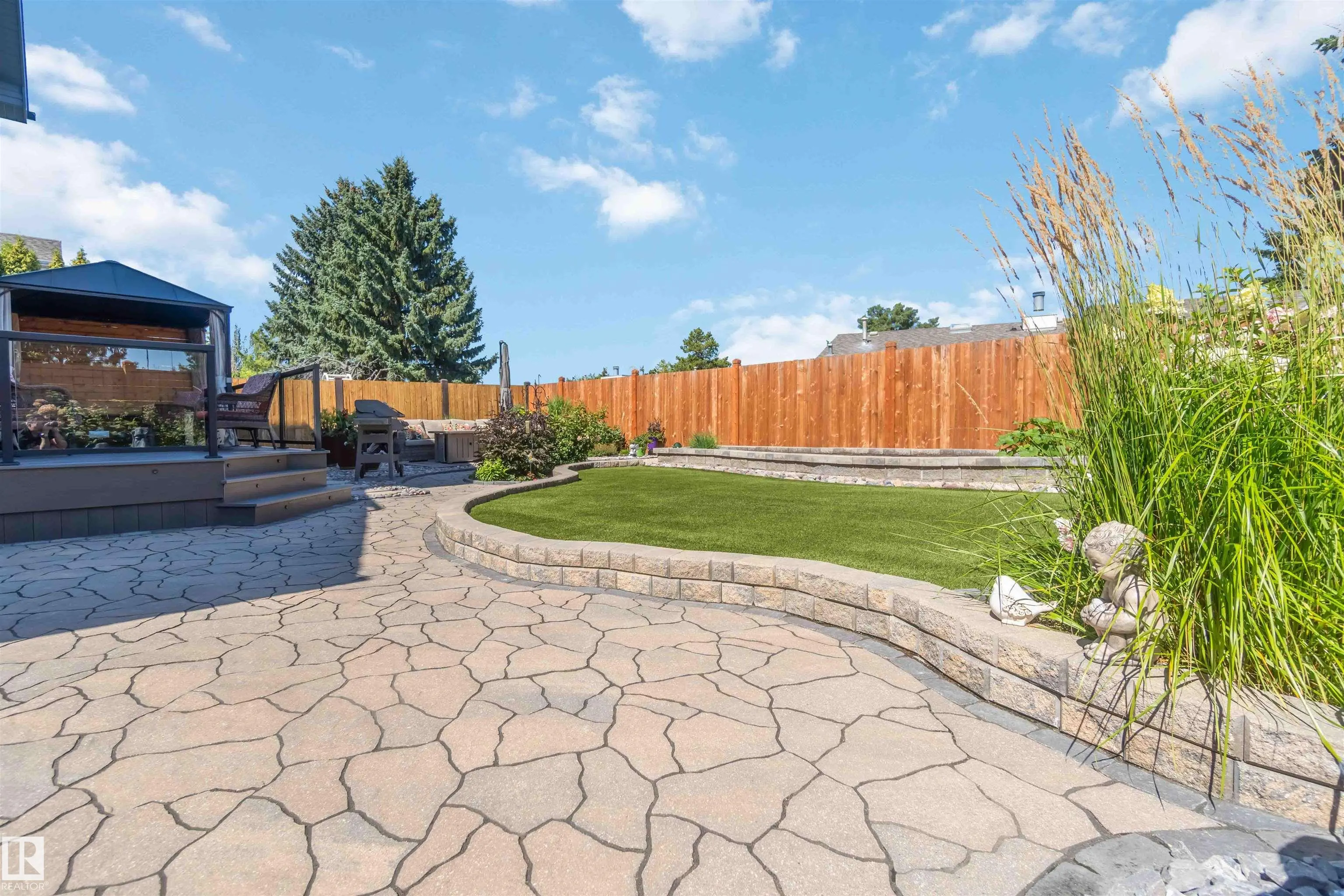 858 RYAN Place