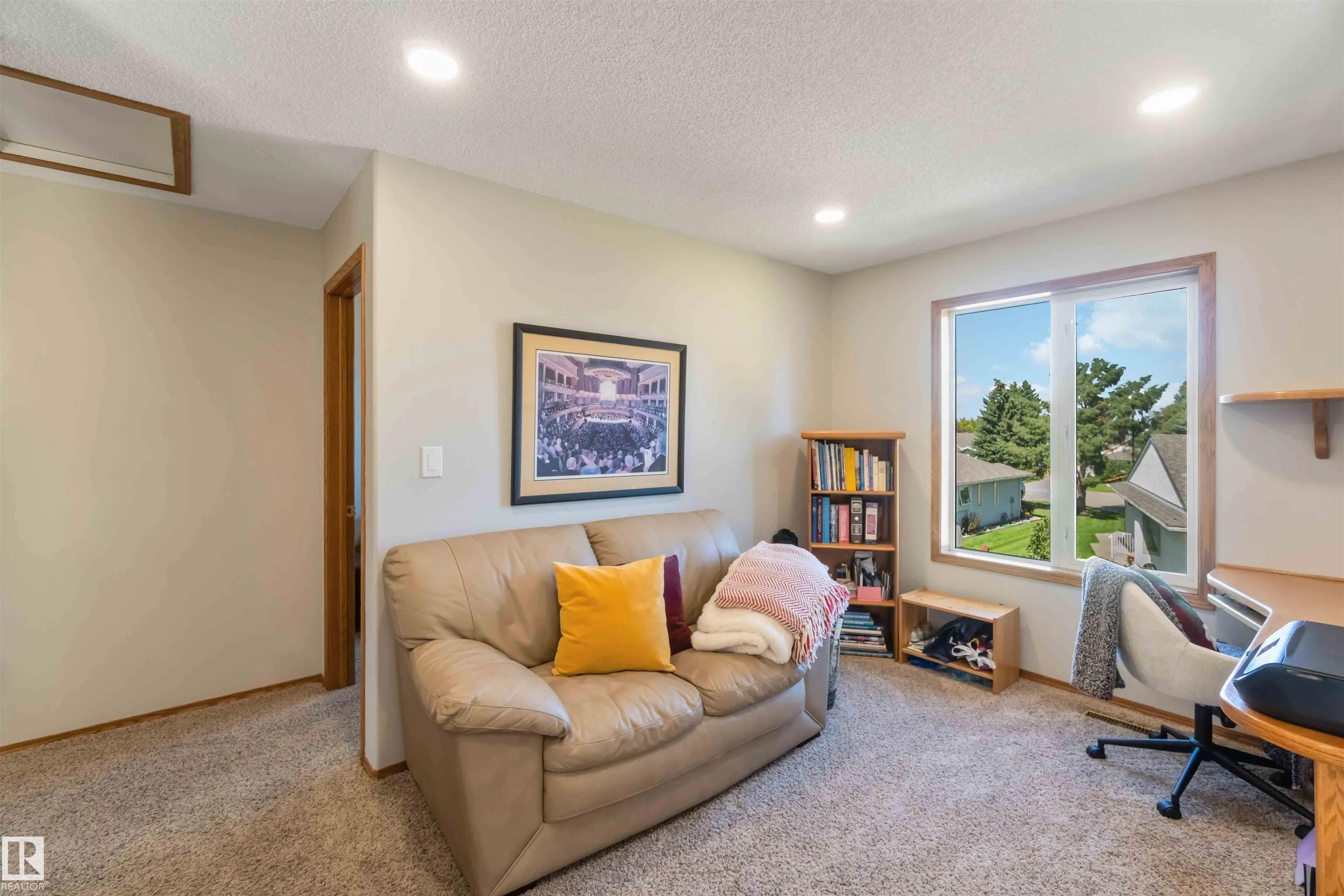 858 RYAN Place