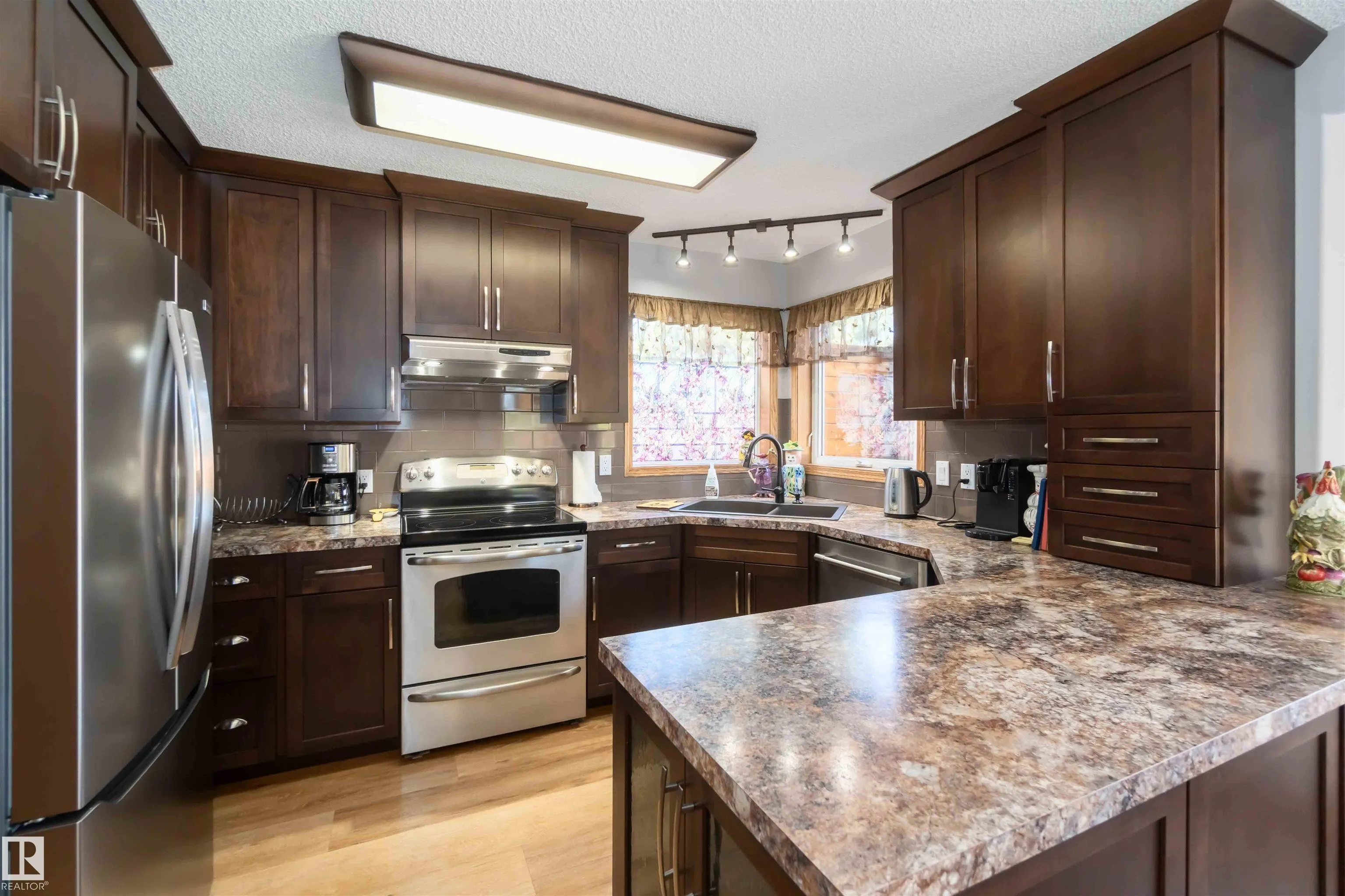 858 RYAN Place