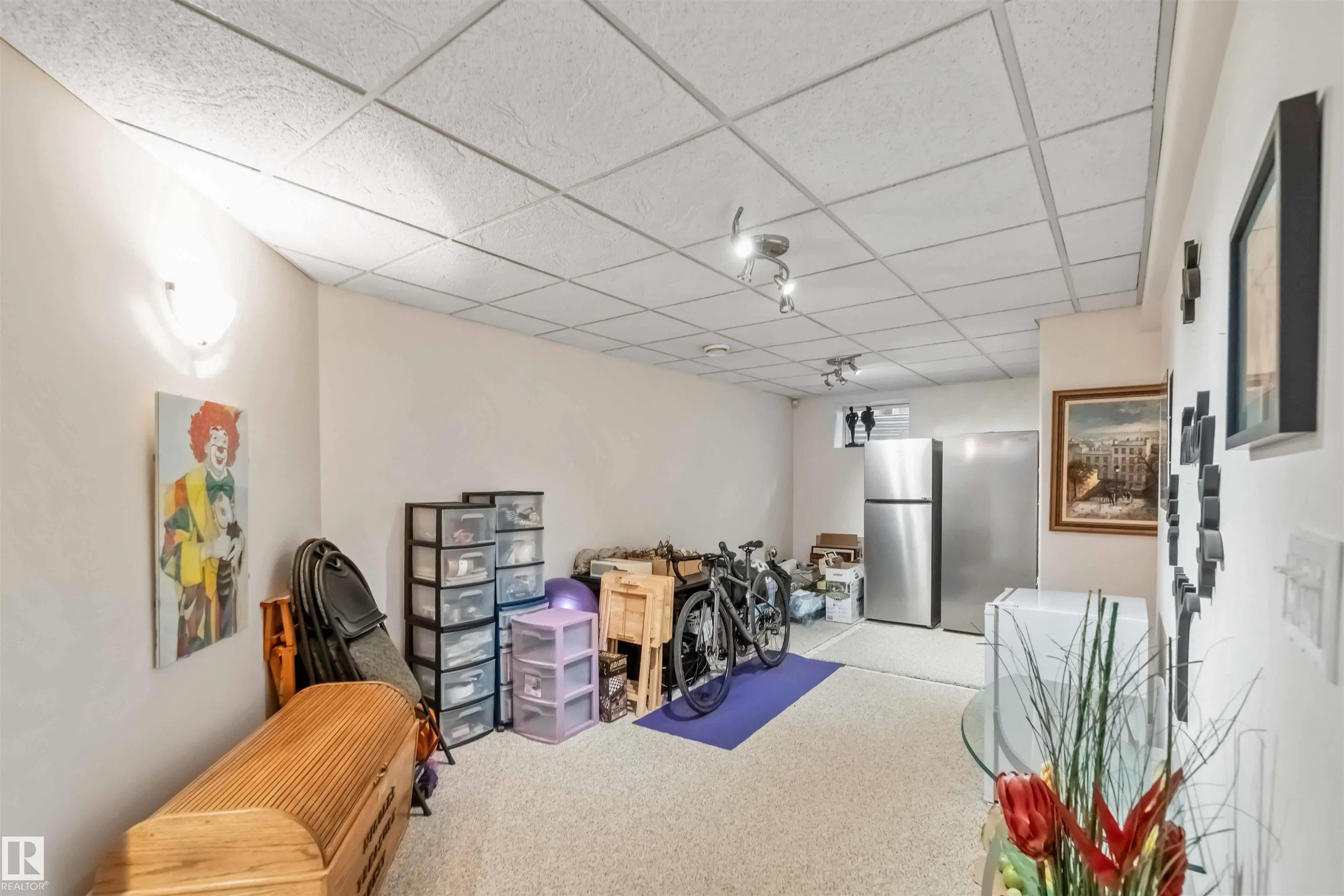 858 RYAN Place