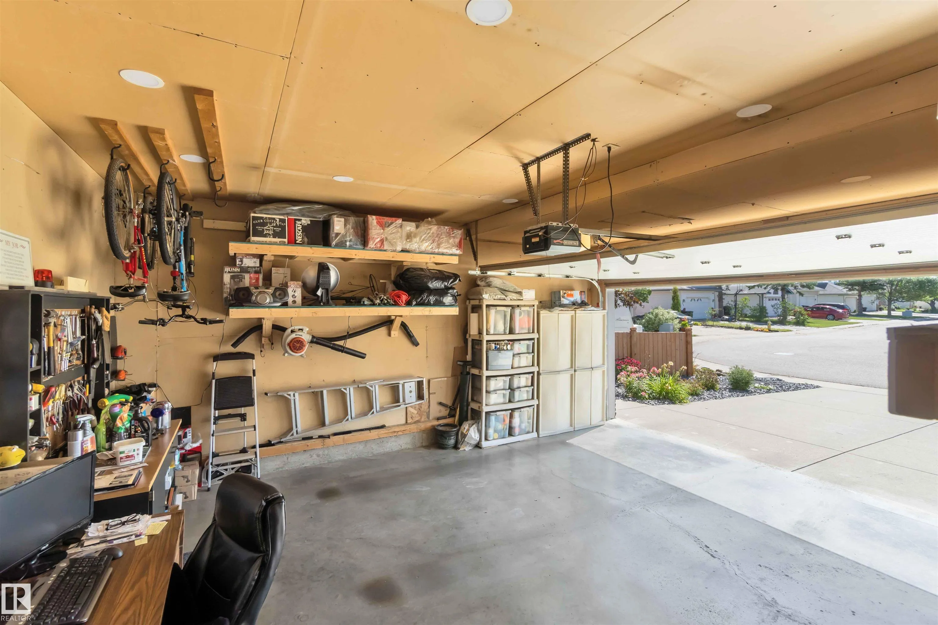 858 RYAN Place