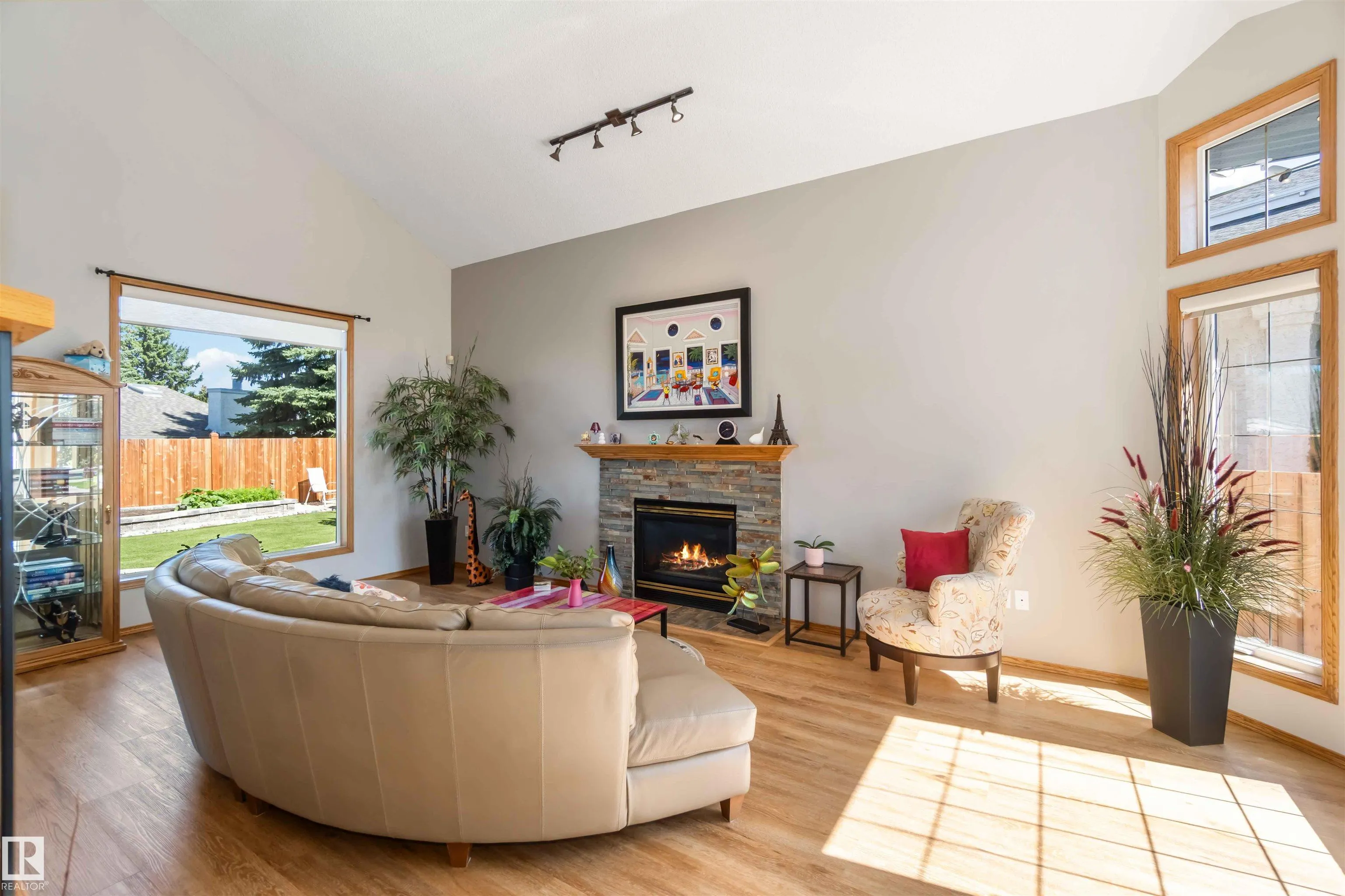 858 RYAN Place