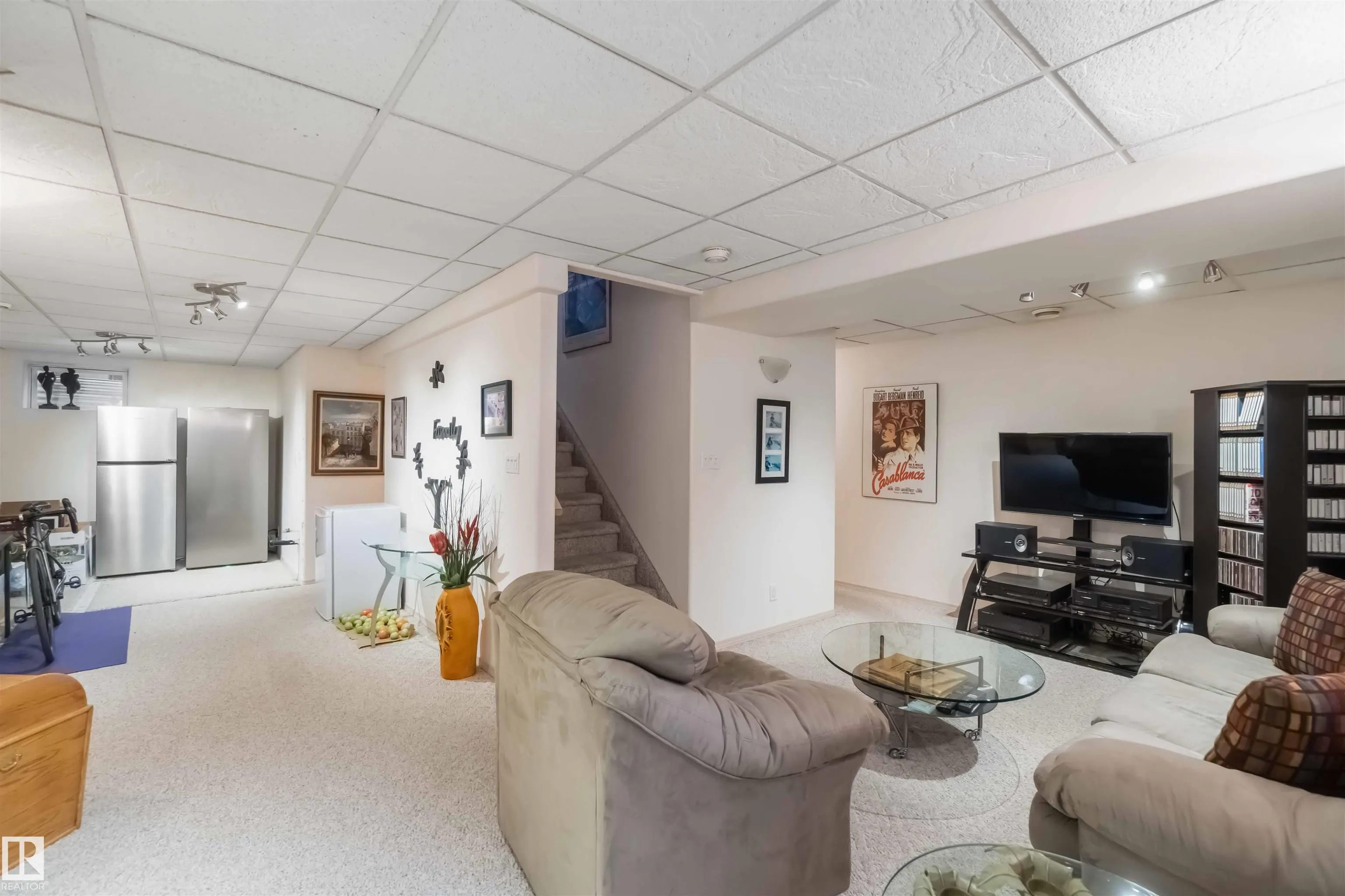 858 RYAN Place
