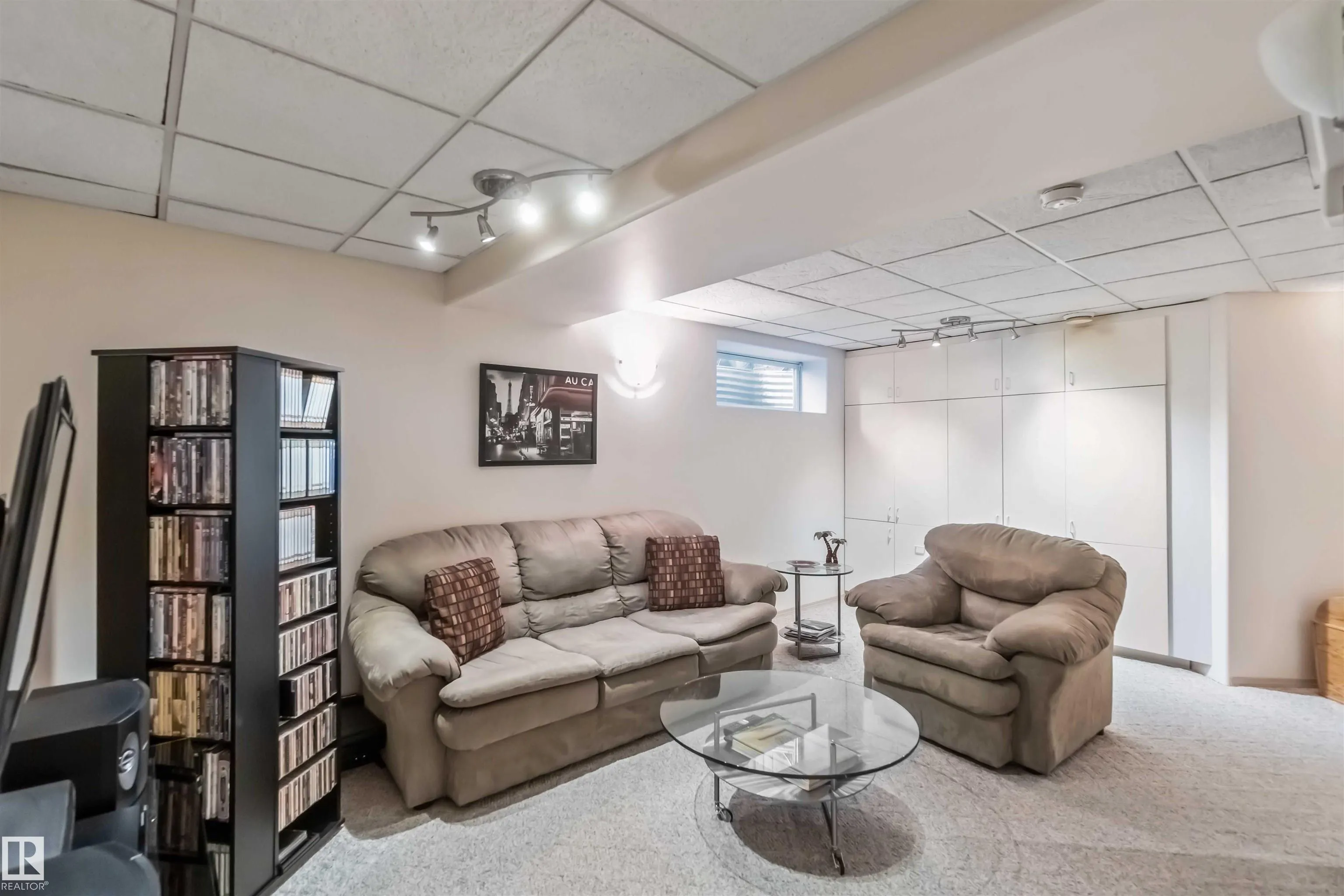 858 RYAN Place