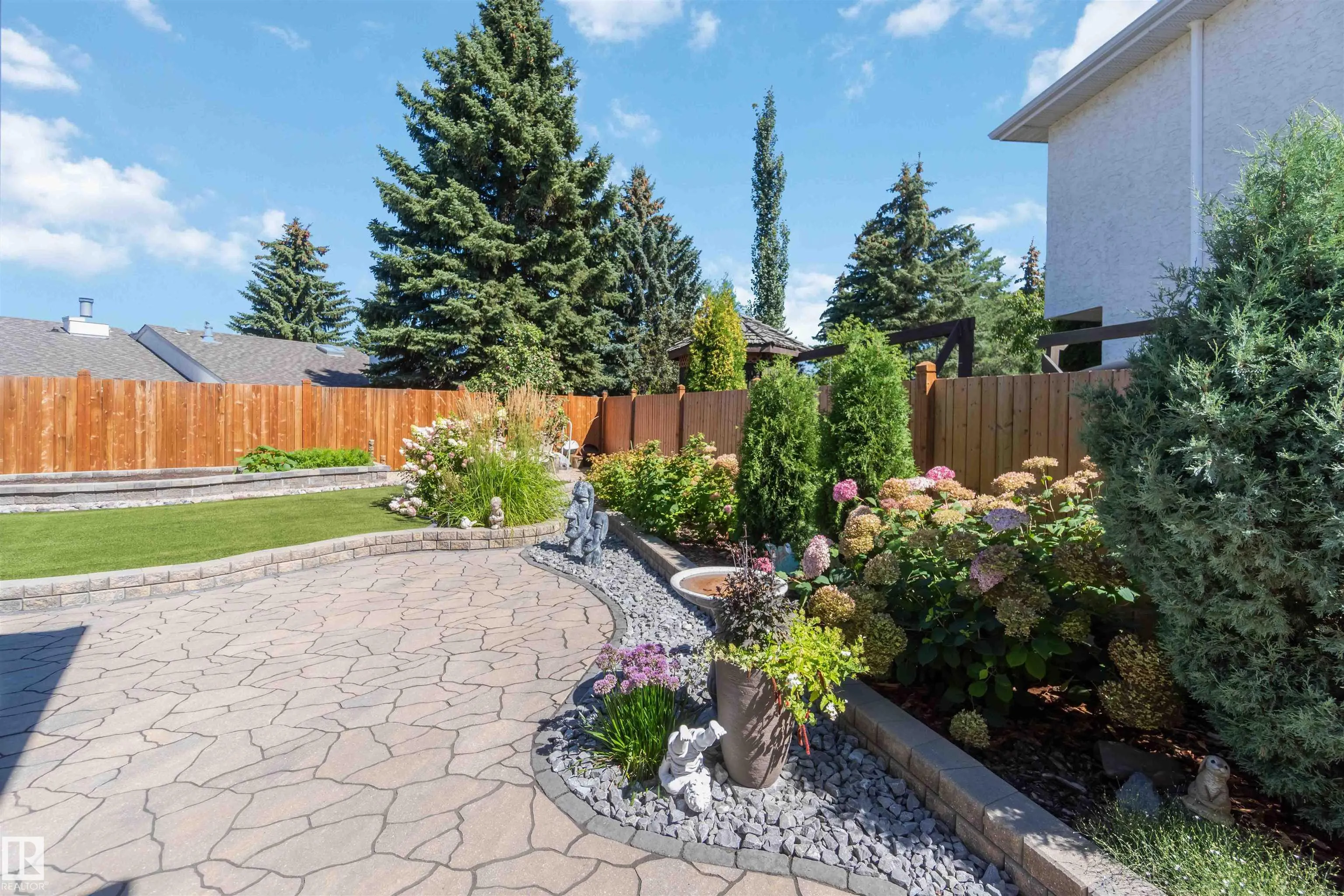 858 RYAN Place