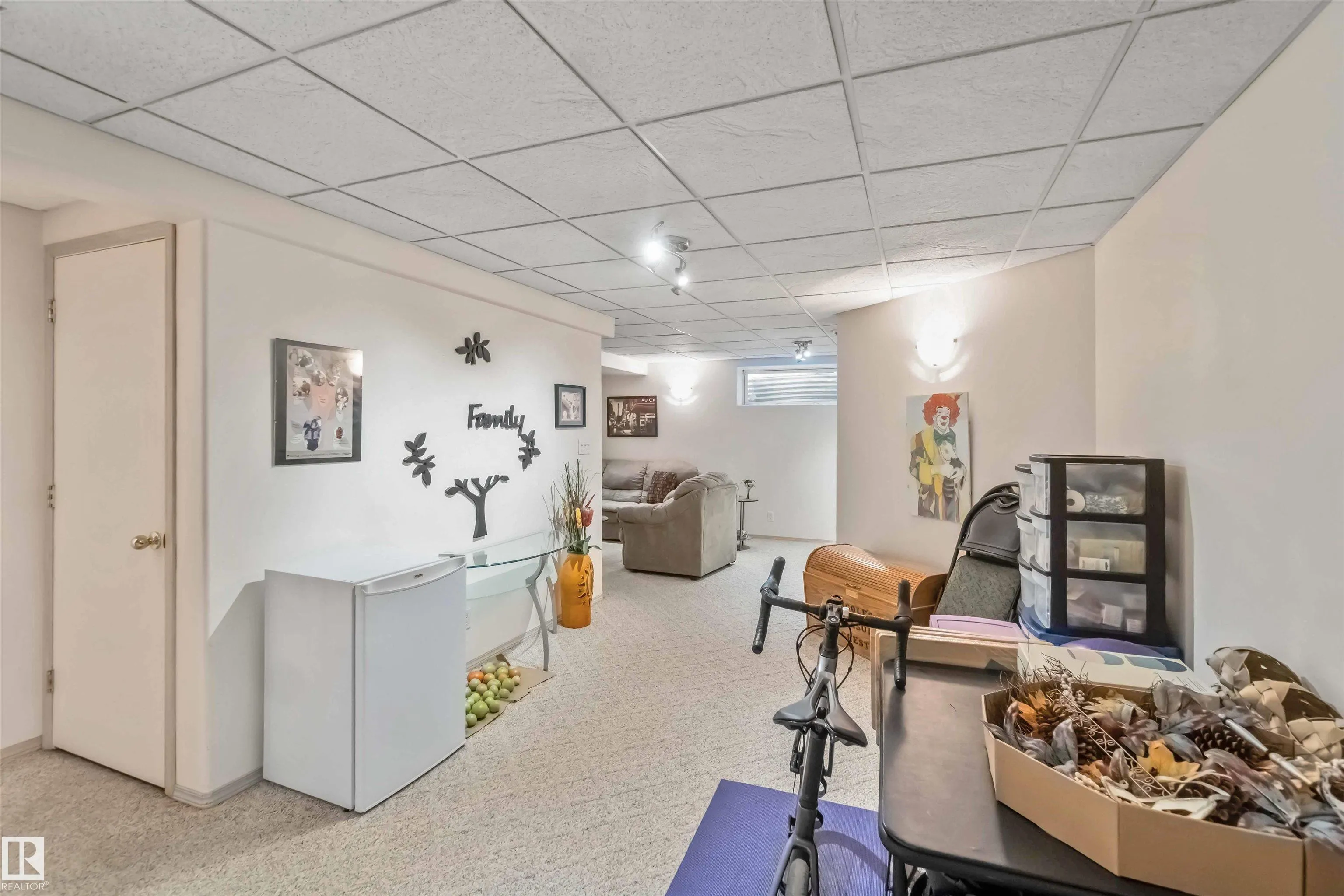 858 RYAN Place