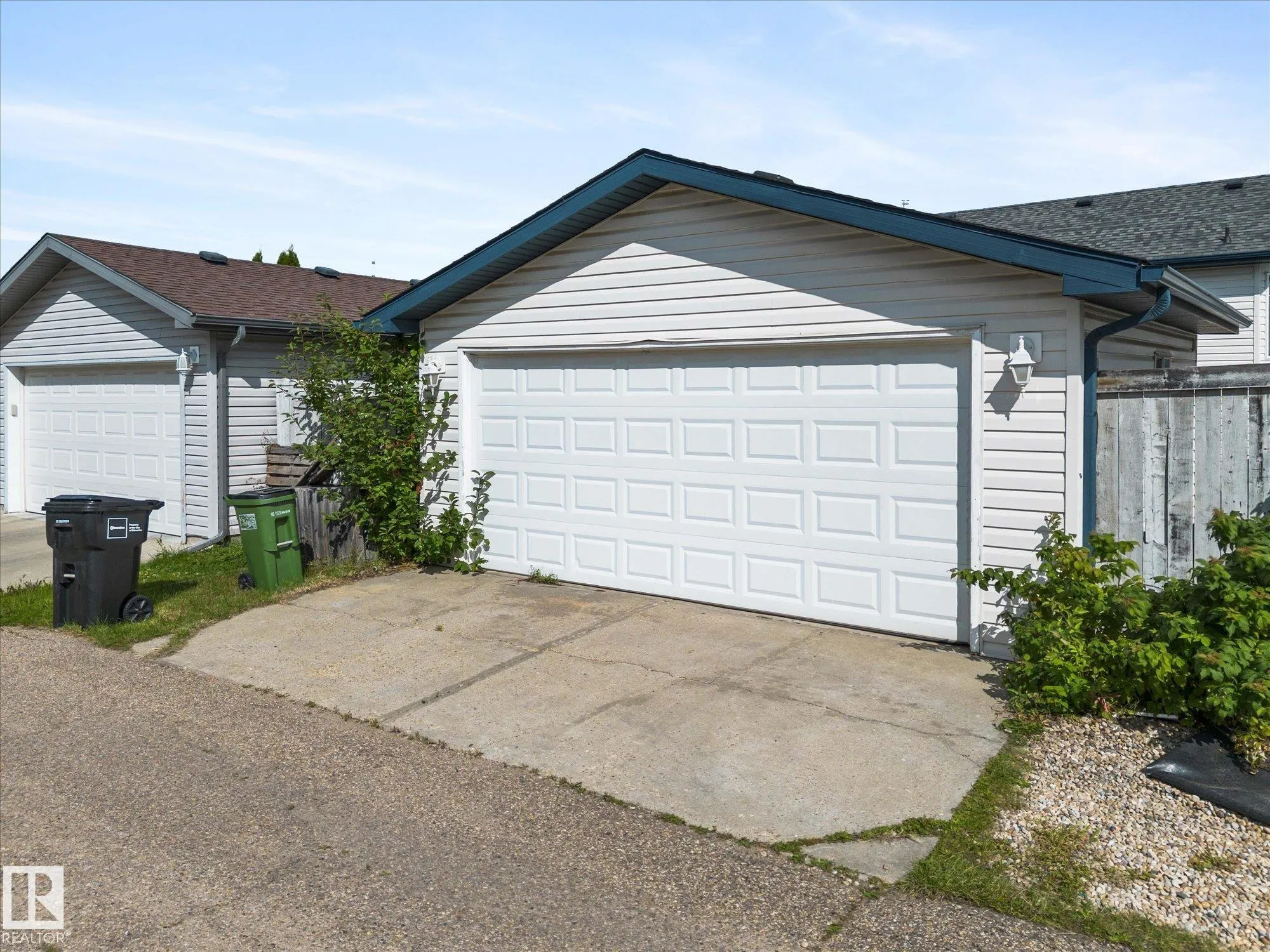 1220 Gillespie Crescent