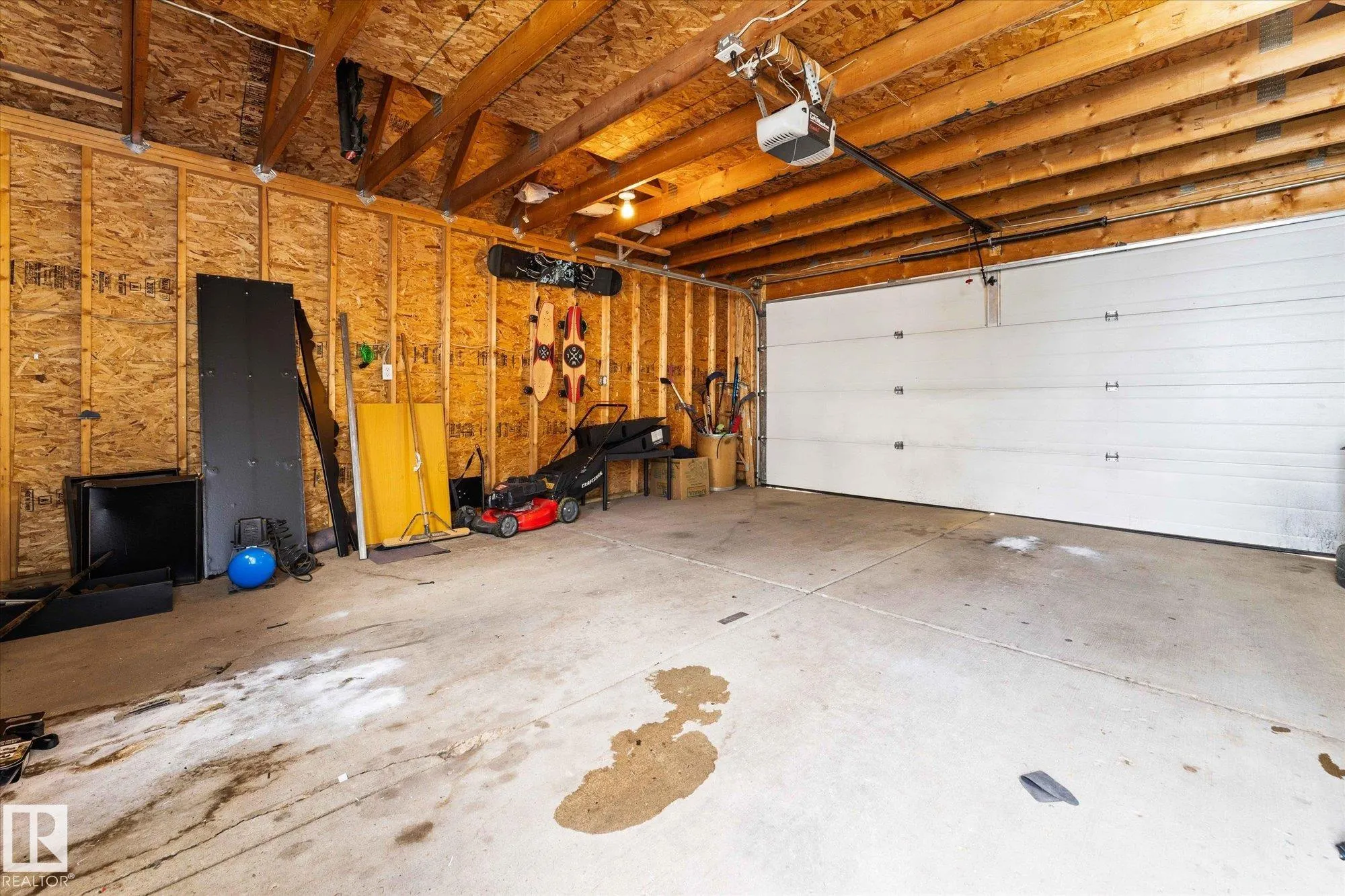 1220 Gillespie Crescent