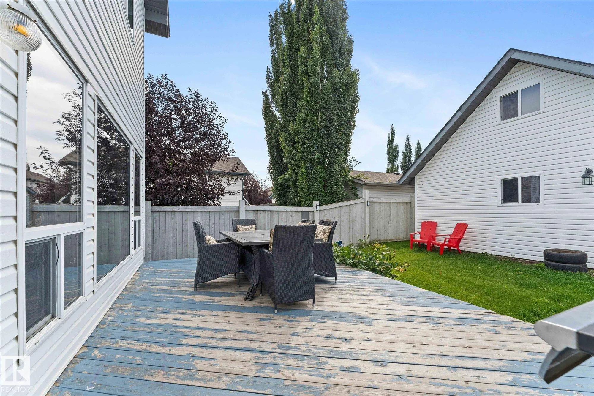 1220 Gillespie Crescent