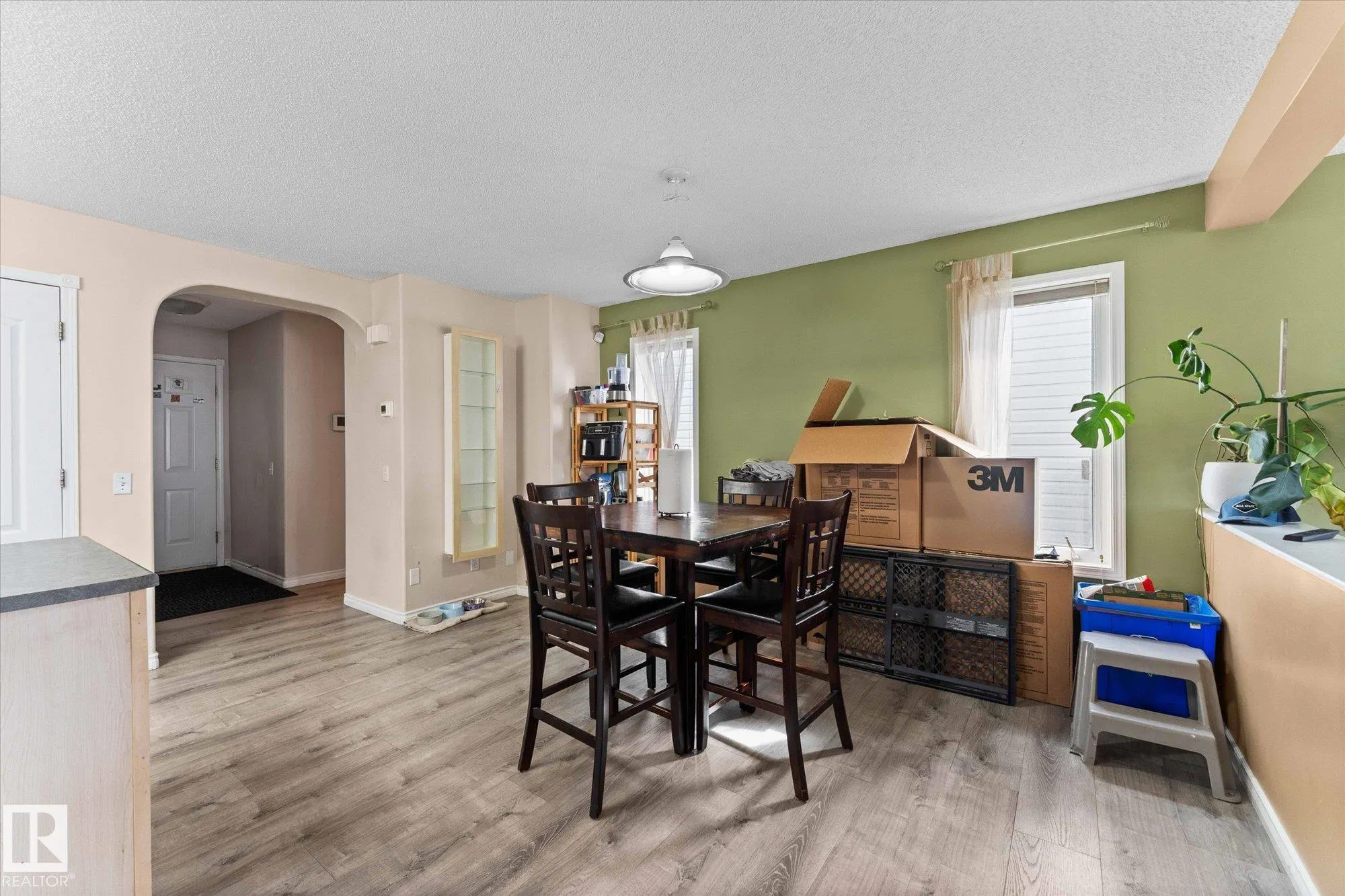 1220 Gillespie Crescent