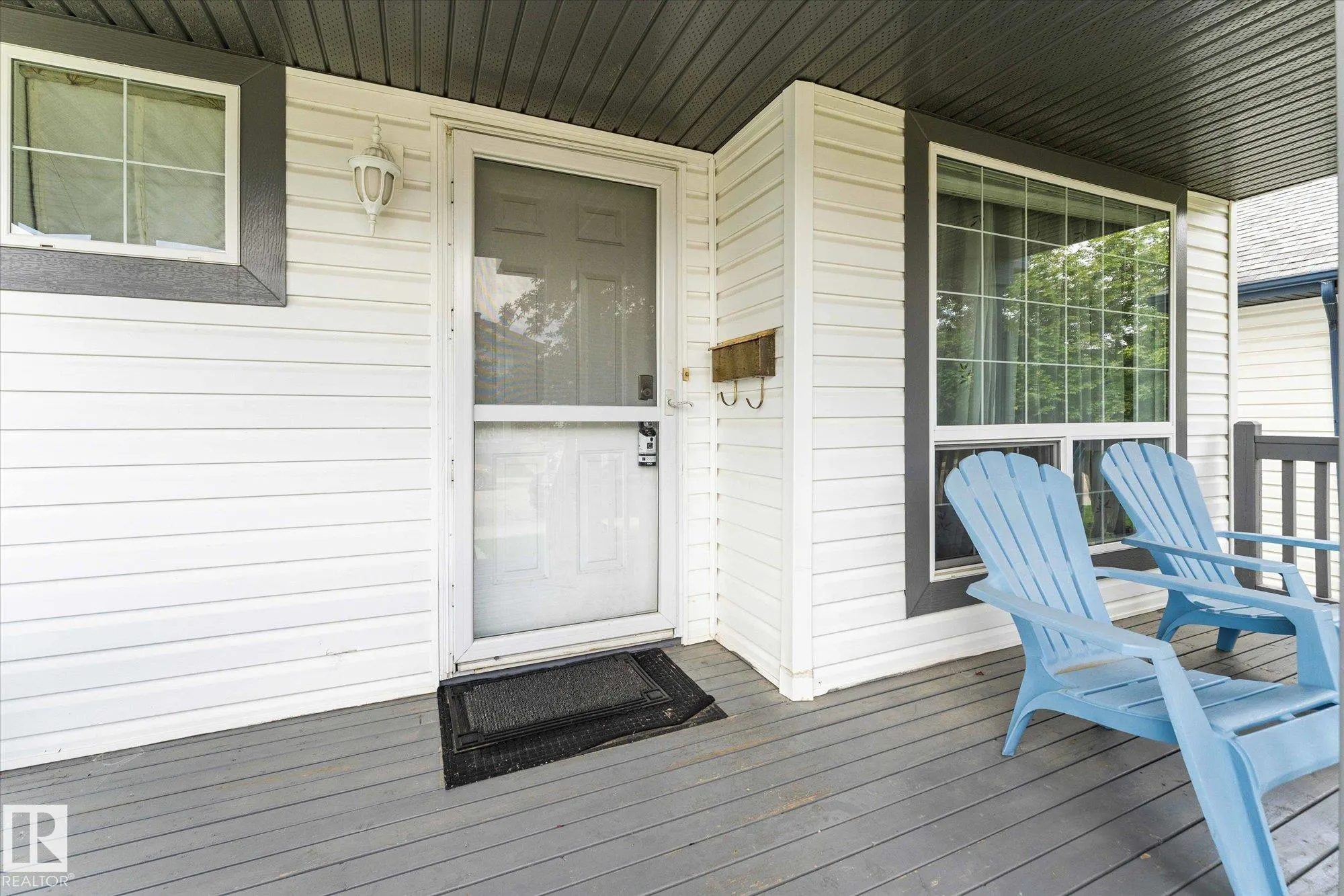 1220 Gillespie Crescent