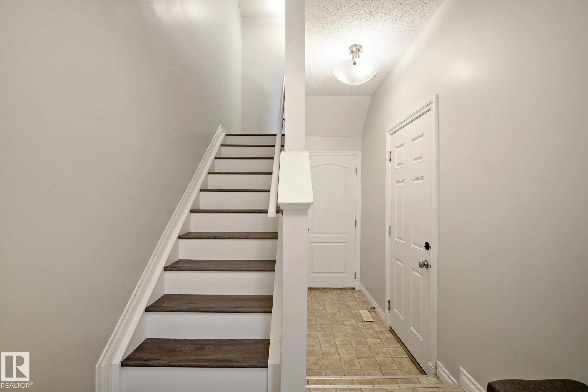 12050 17 Avenue