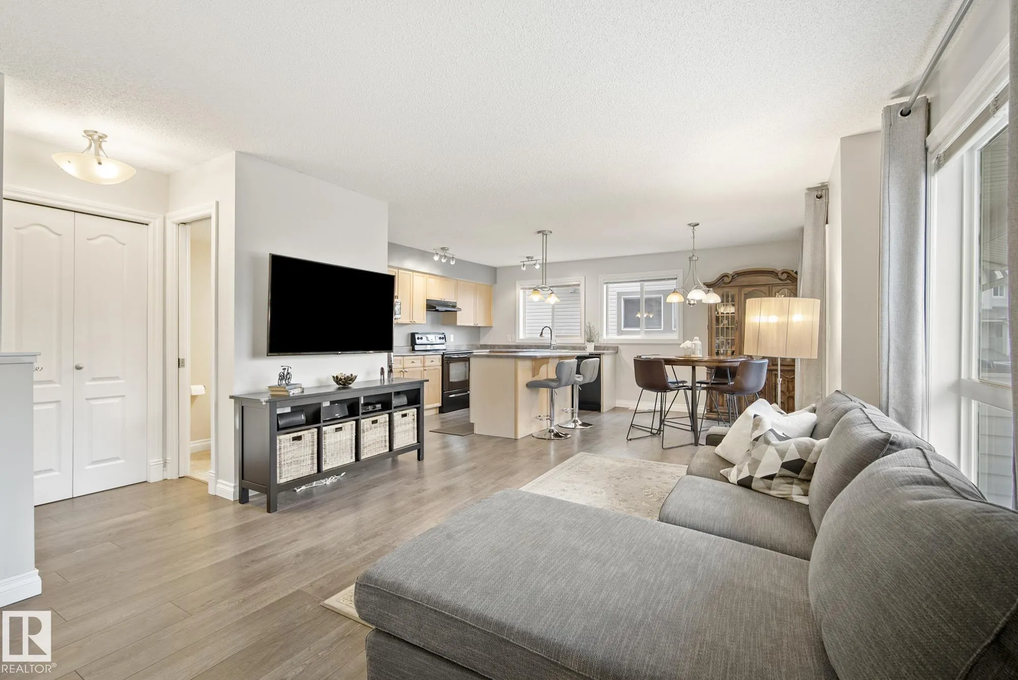 12050 17 Avenue