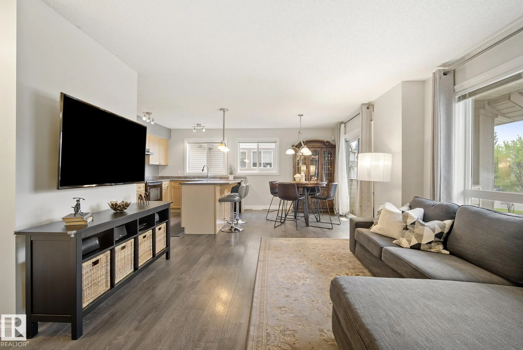 12050 17 Avenue