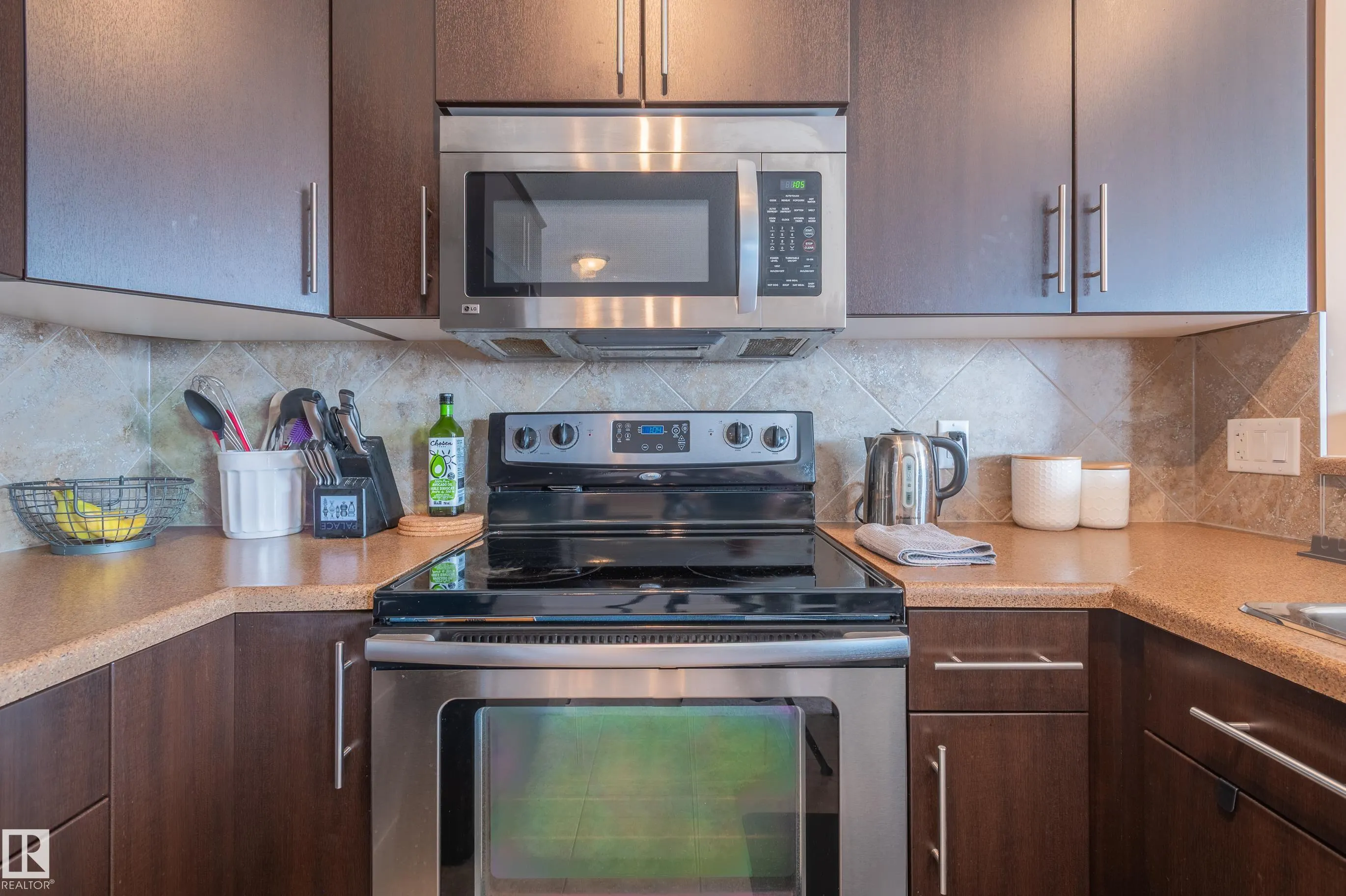 263 MACEWAN Road