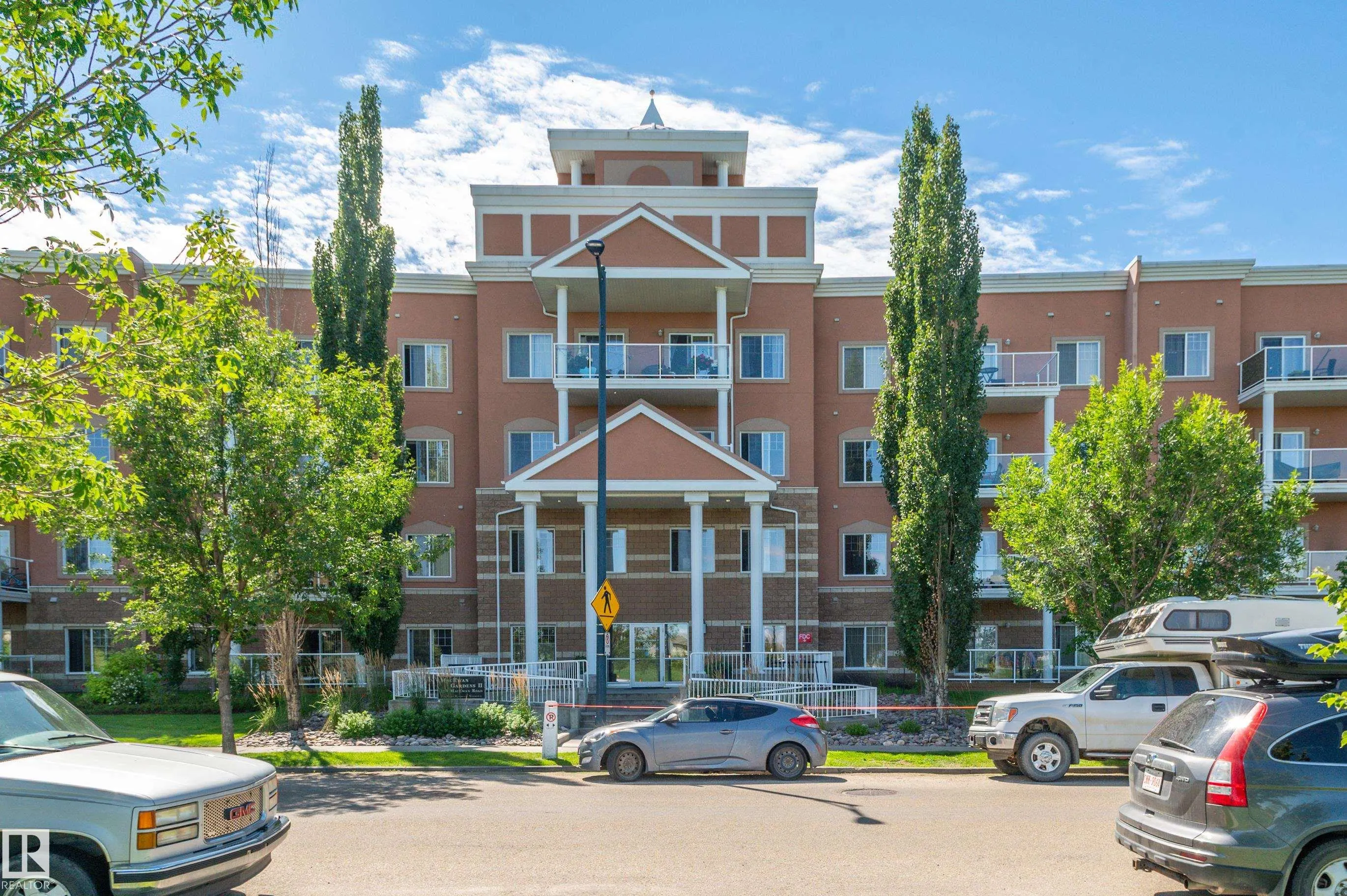 263 MACEWAN Road