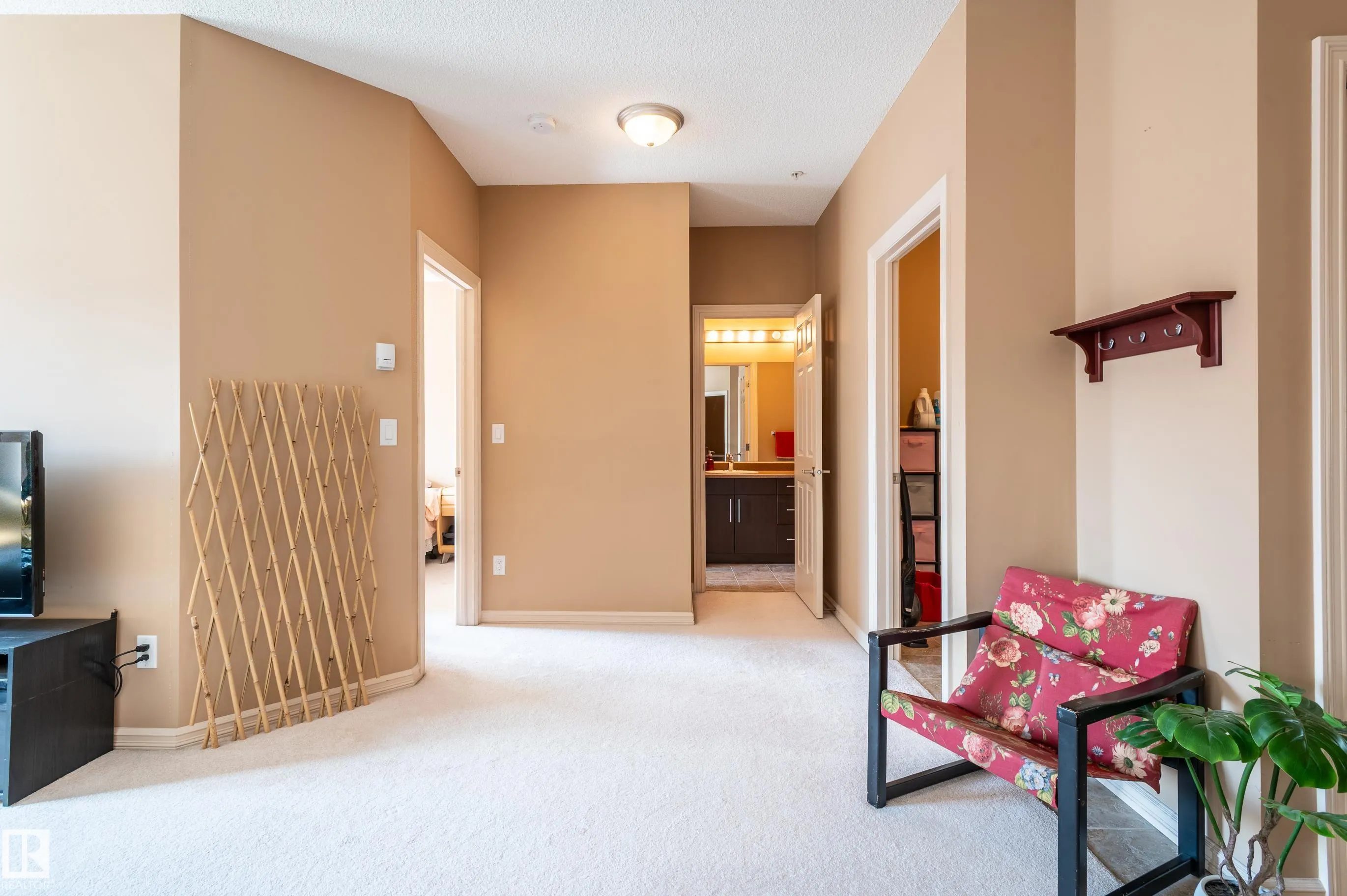 263 MACEWAN Road