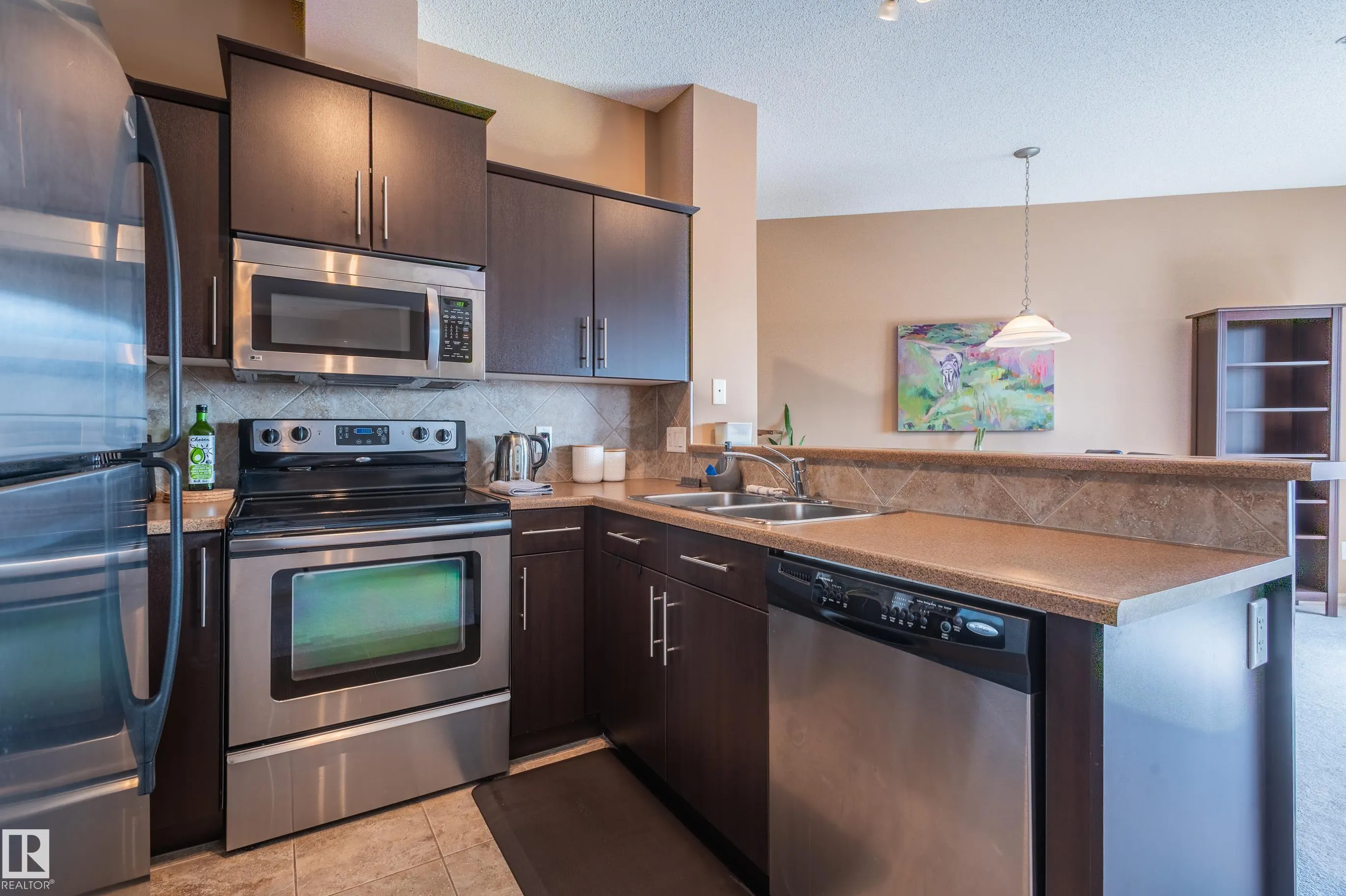 263 MACEWAN Road