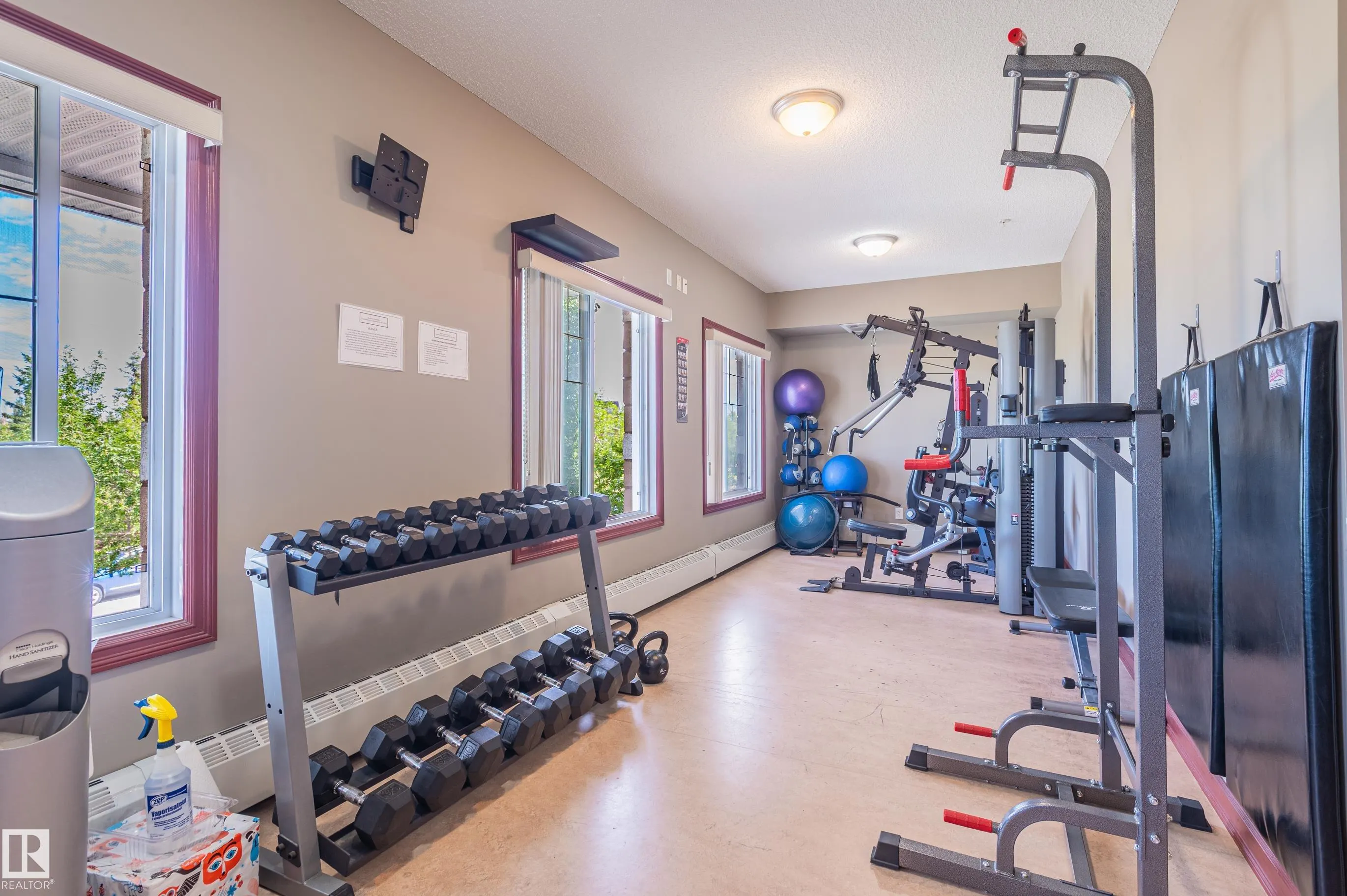 263 MACEWAN Road