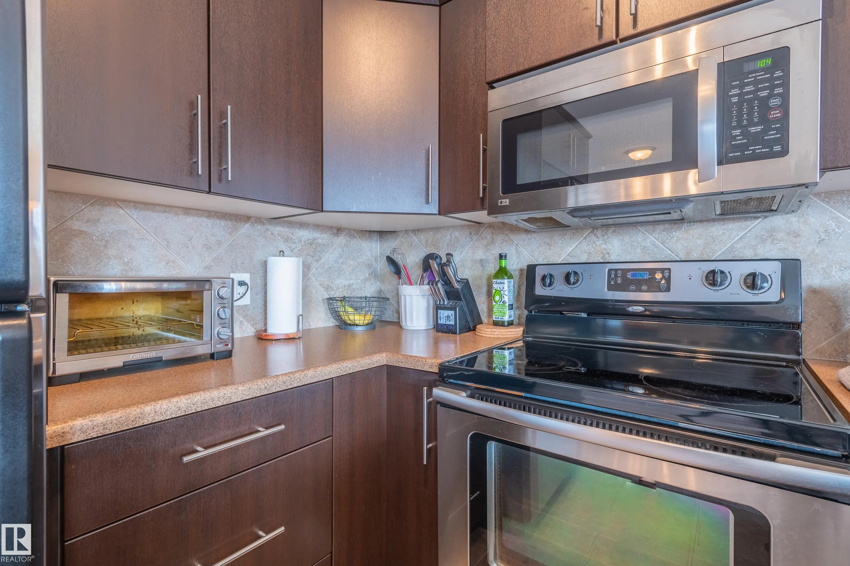 263 MACEWAN Road