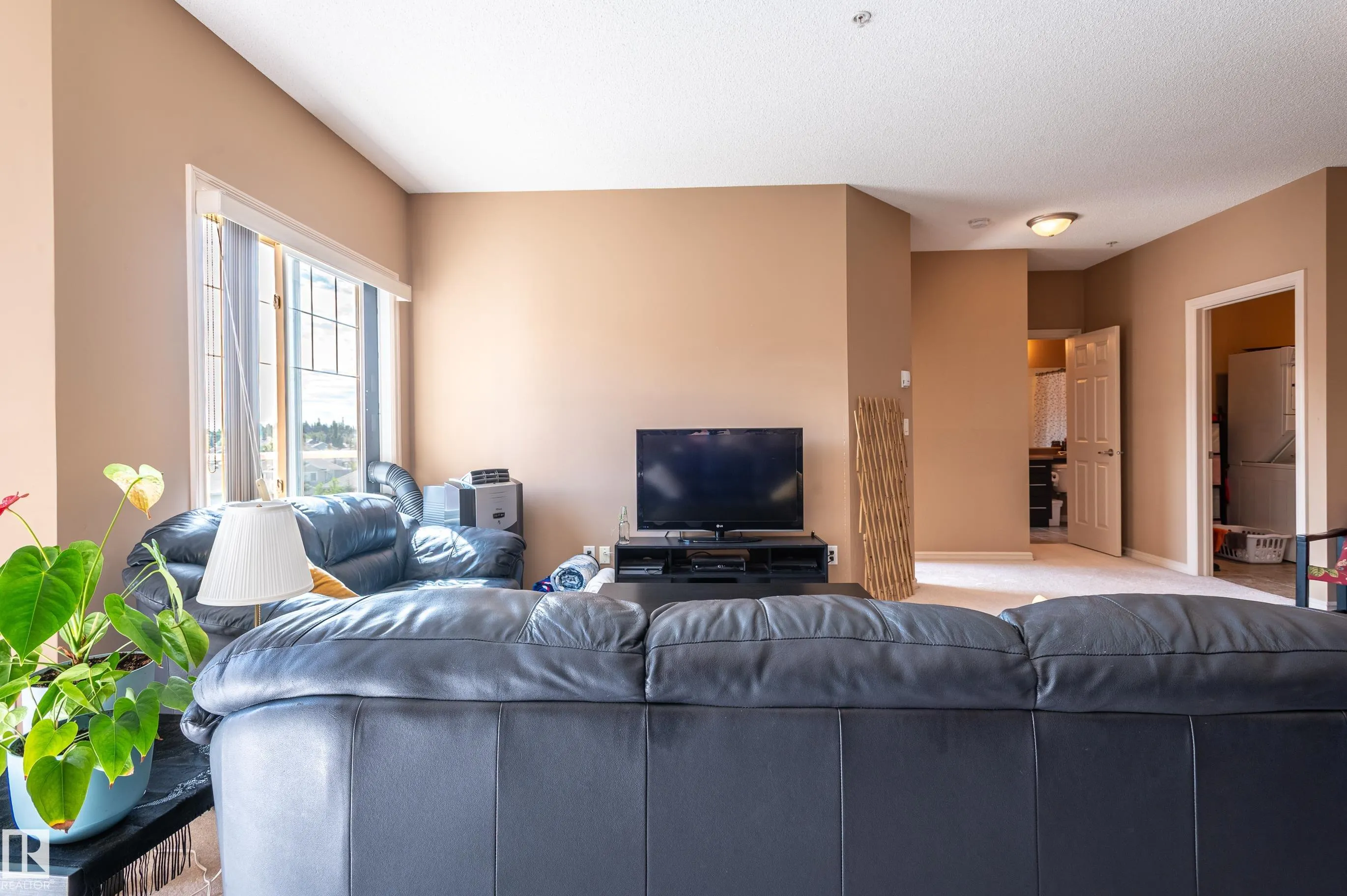 263 MACEWAN Road