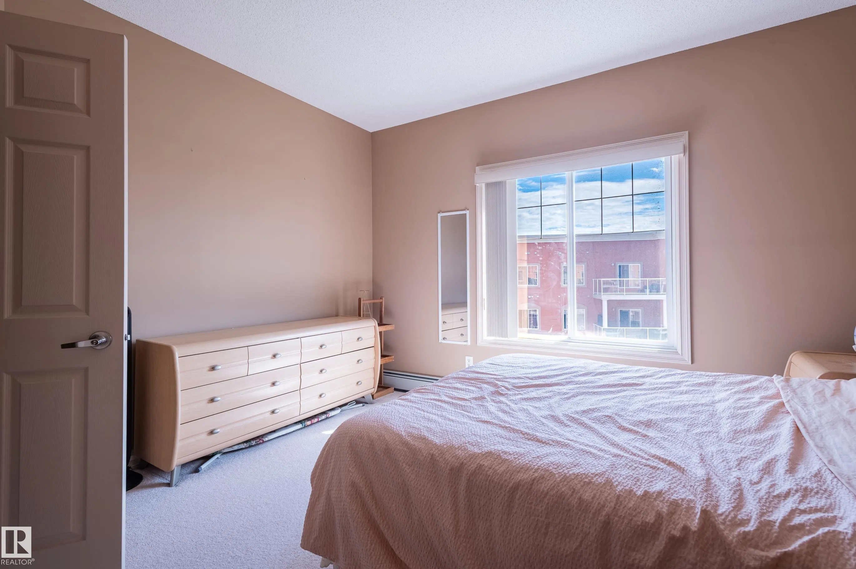 263 MACEWAN Road