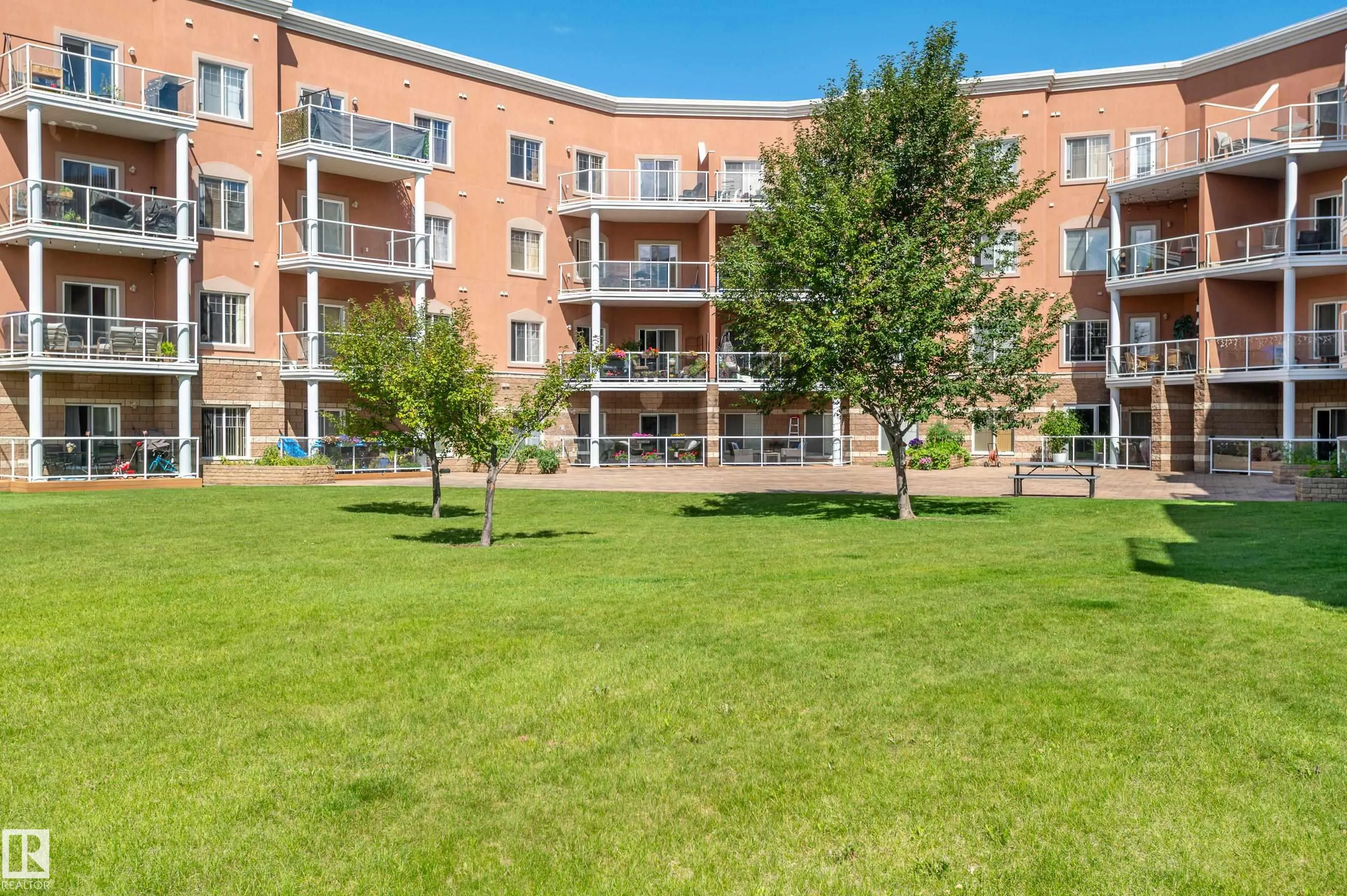 263 MACEWAN Road