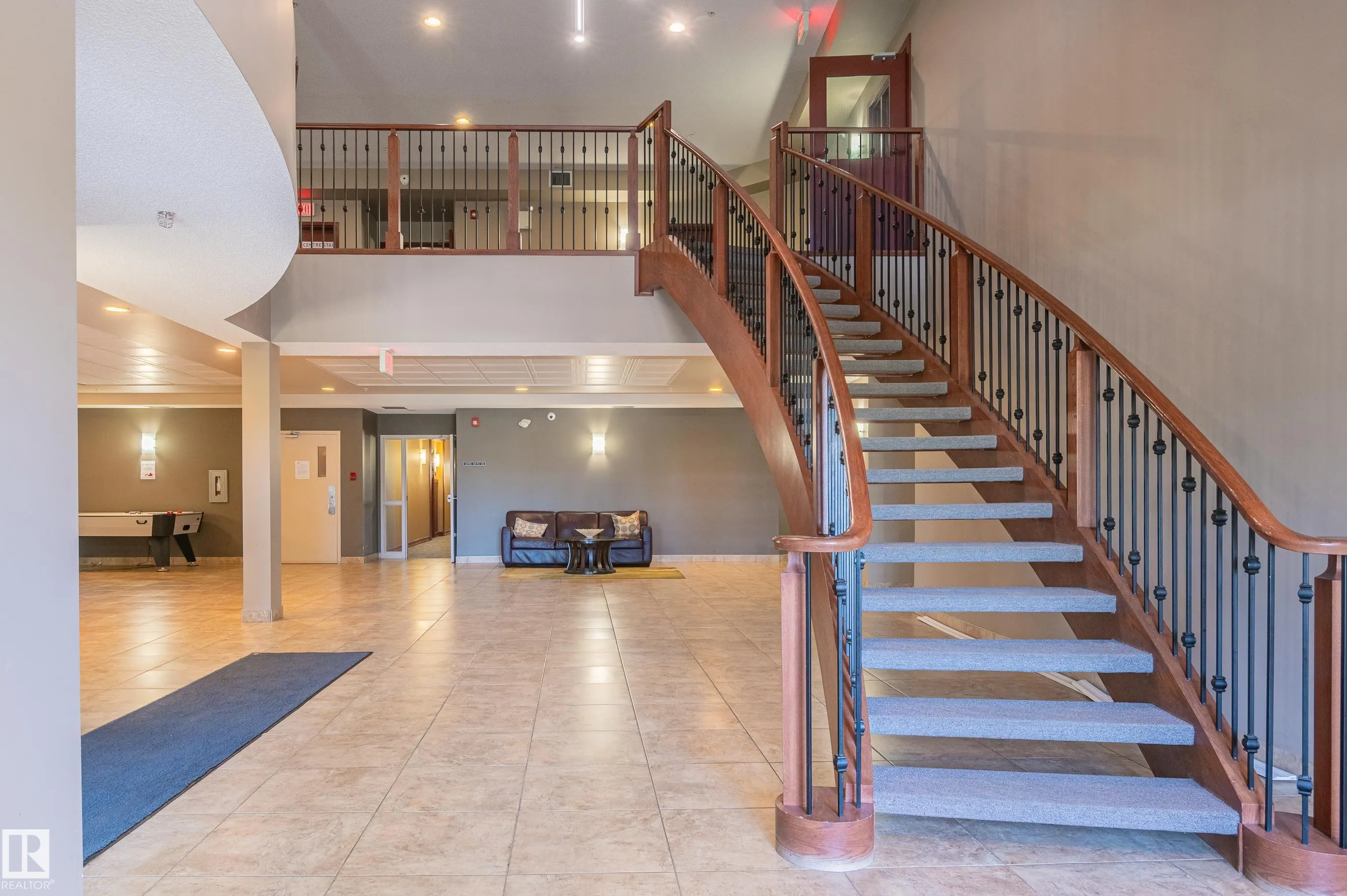263 MACEWAN Road