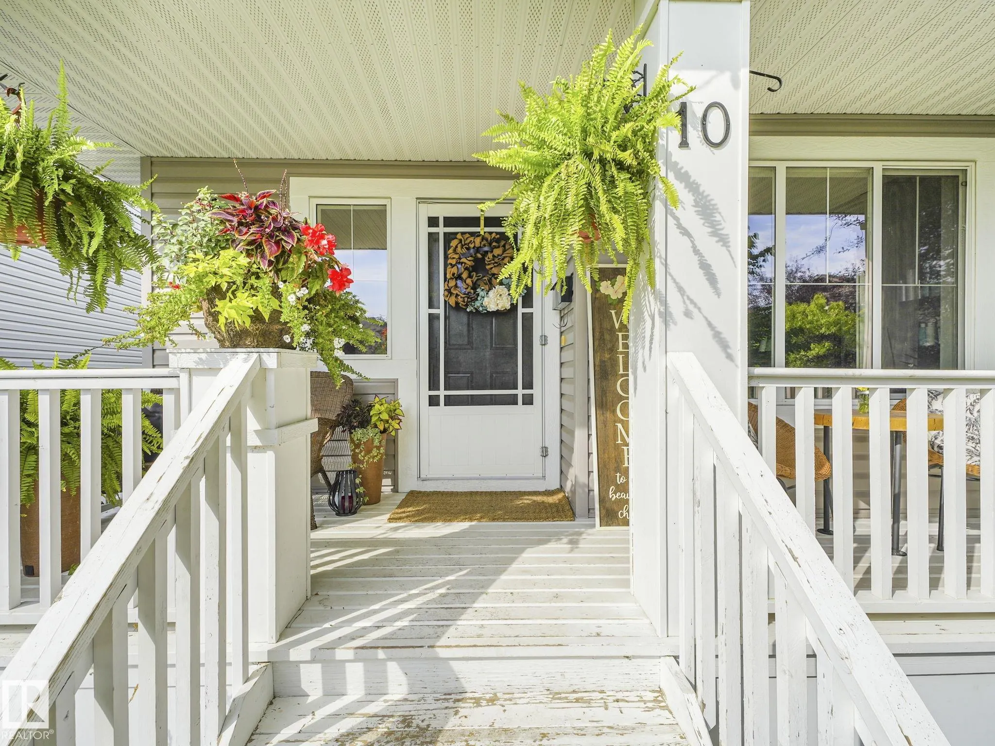 10 Snowhills Court
