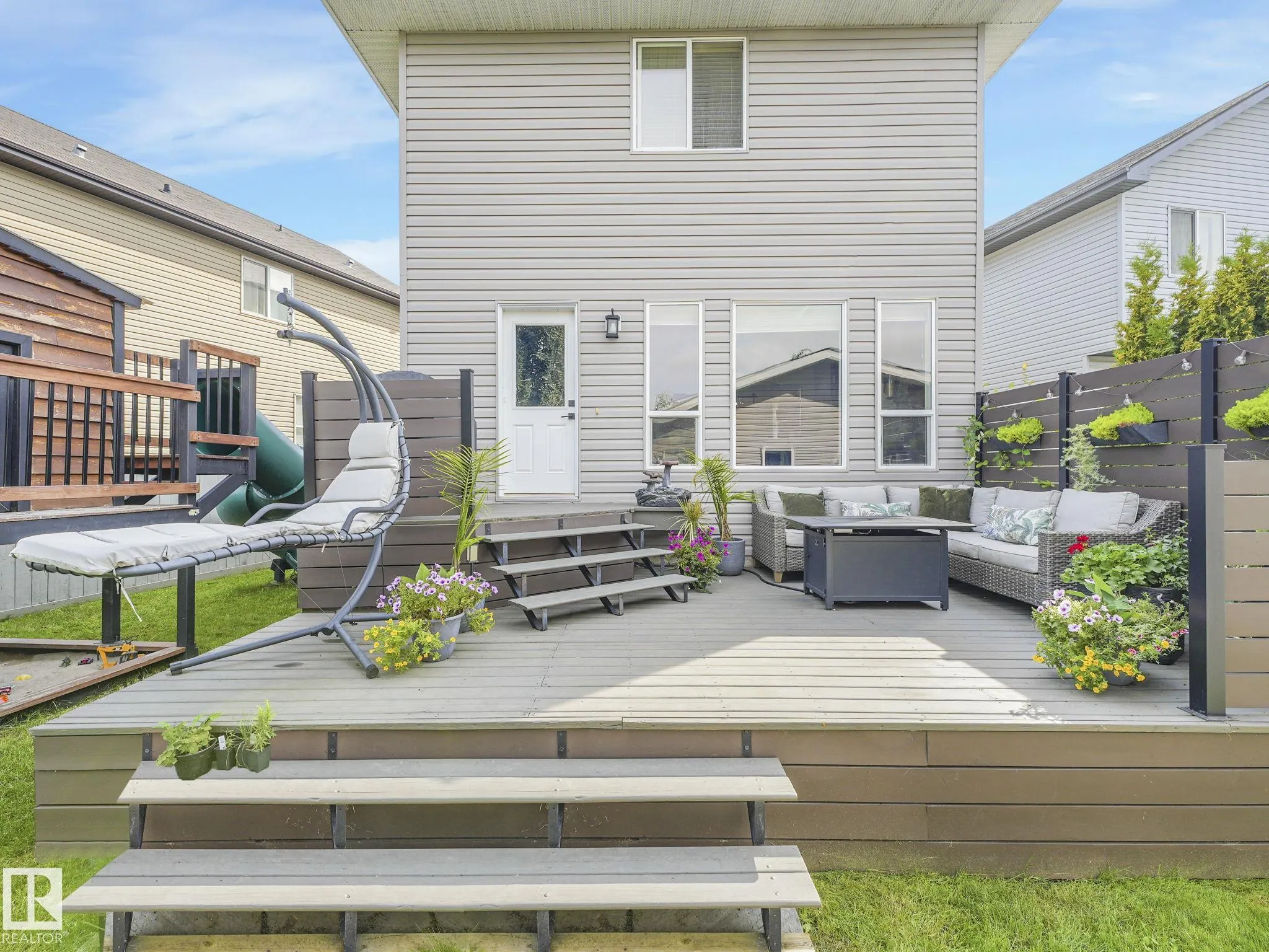 10 Snowhills Court