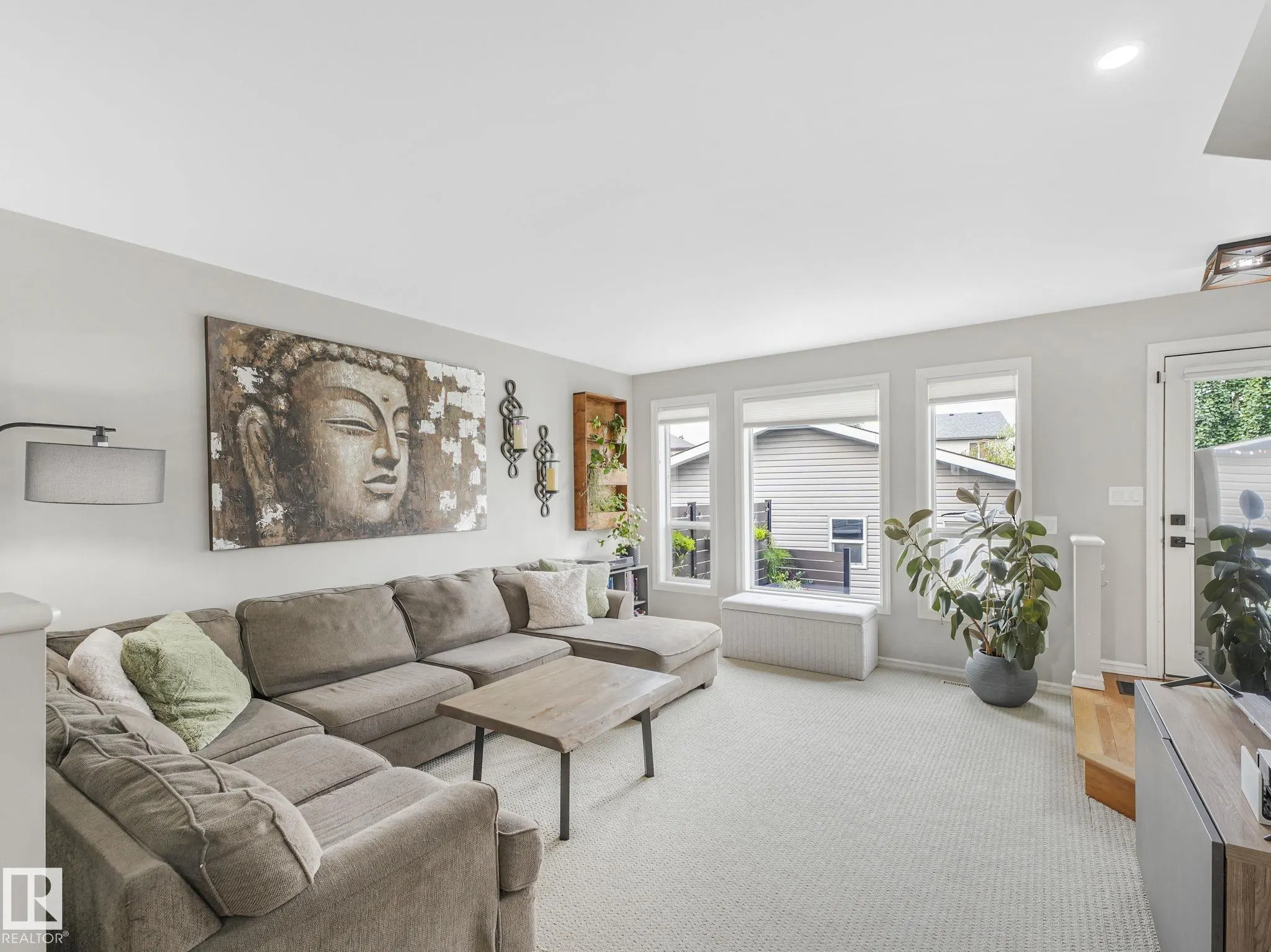 10 Snowhills Court