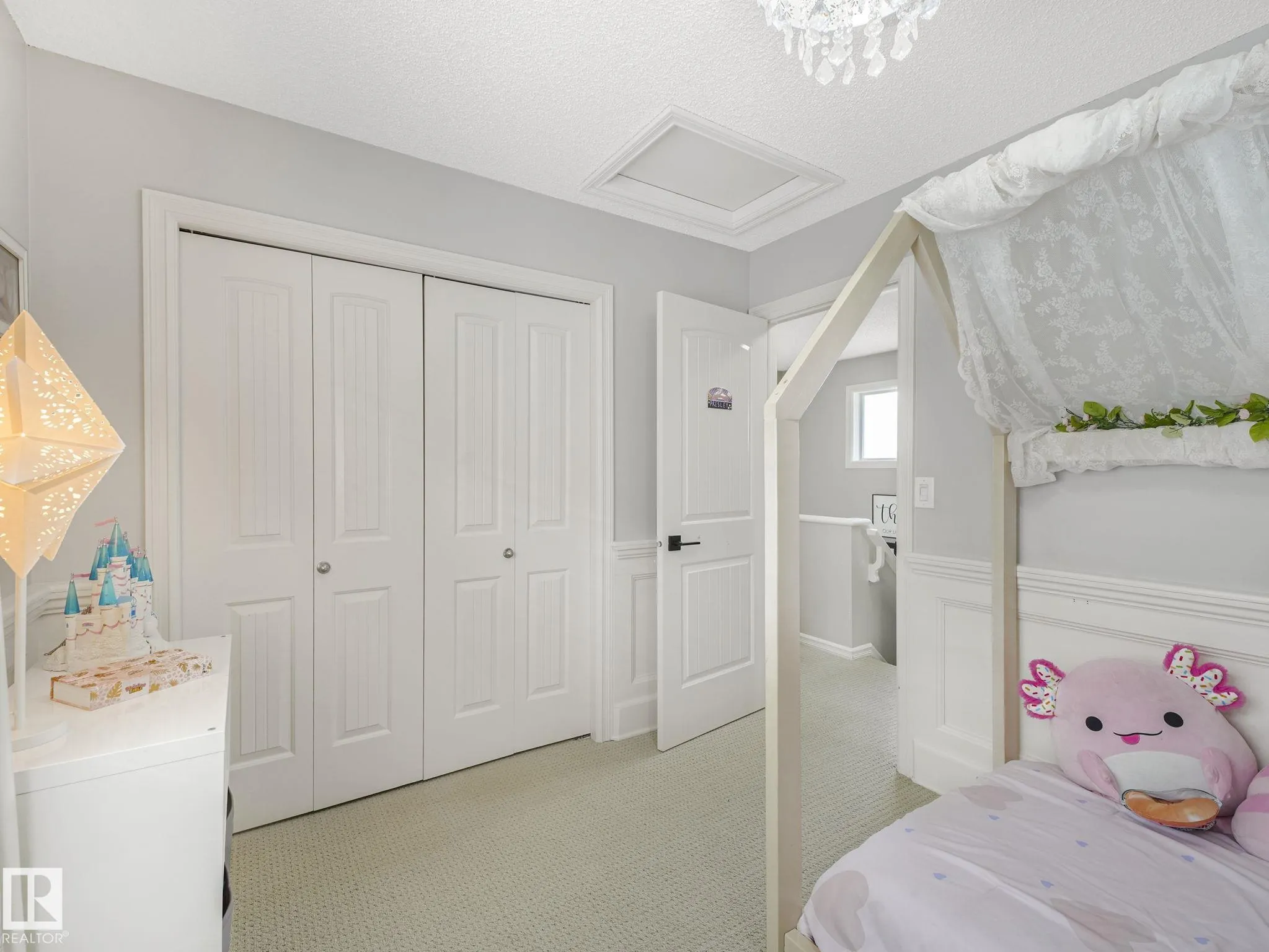 10 Snowhills Court