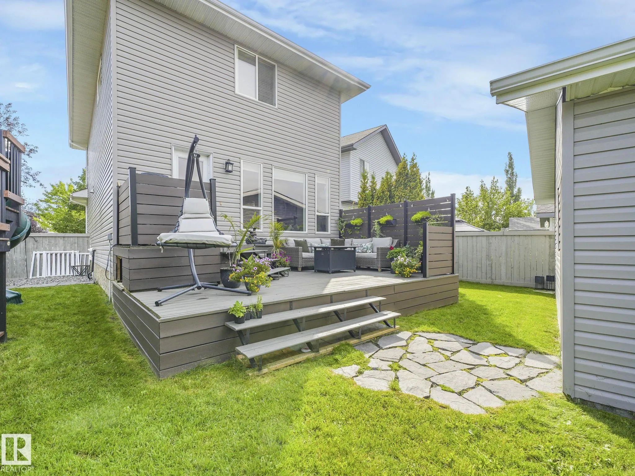 10 Snowhills Court