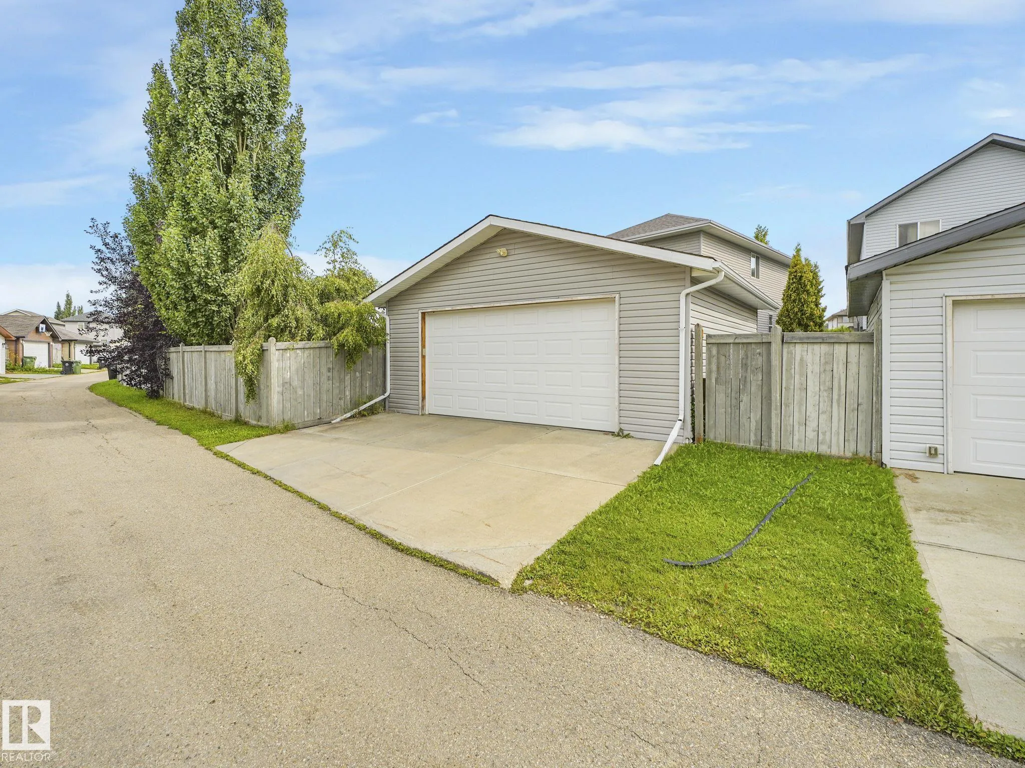 10 Snowhills Court