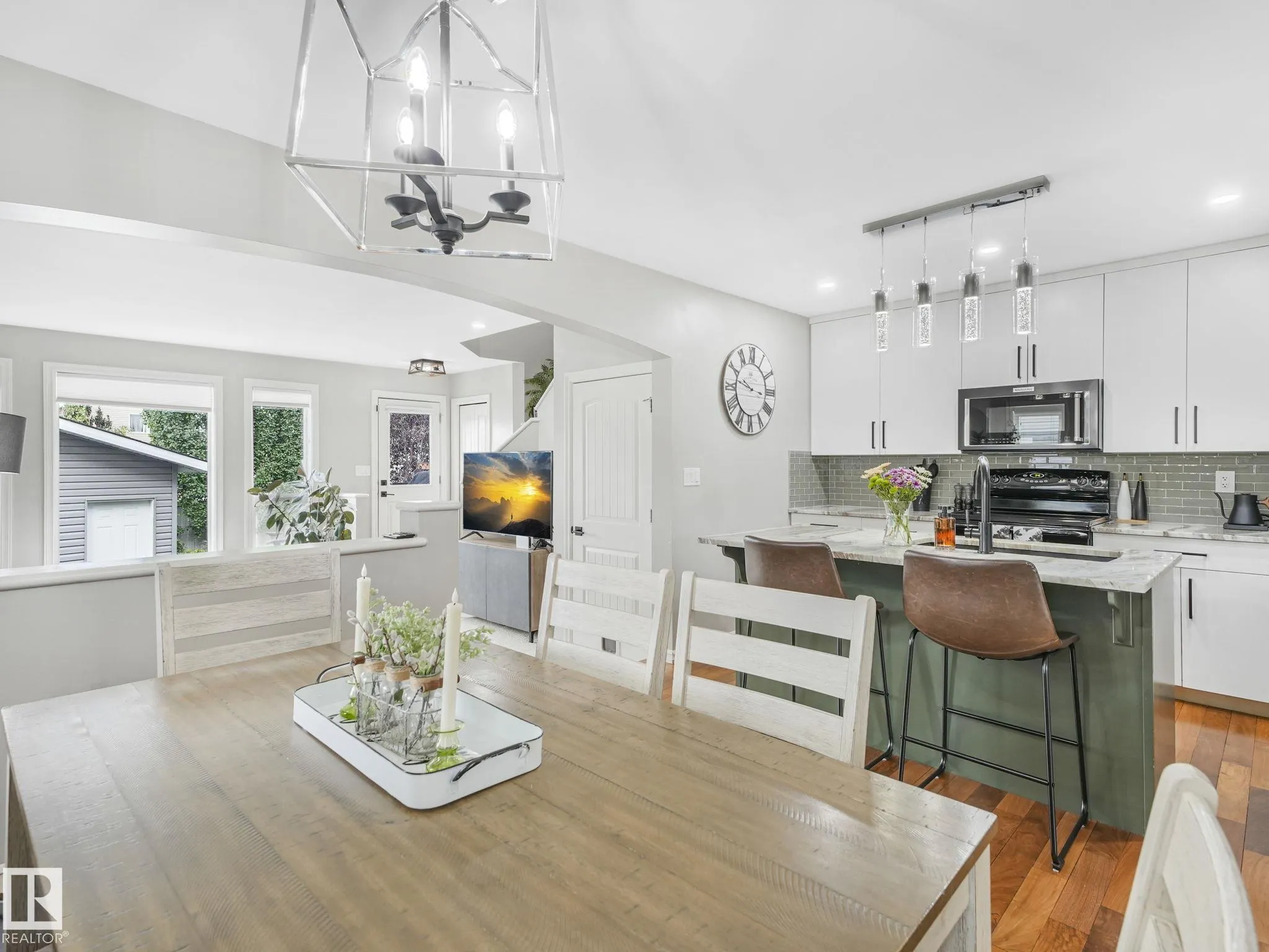 10 Snowhills Court