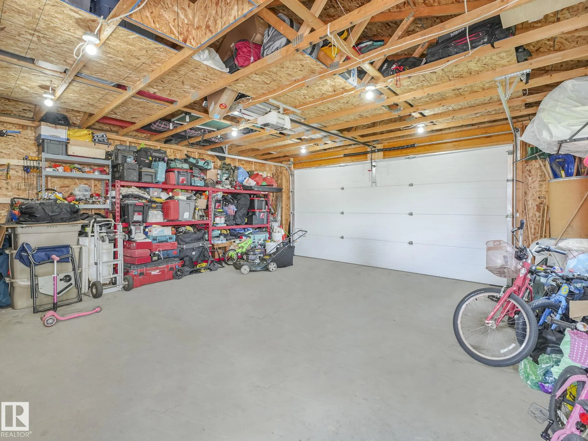 10 Snowhills Court