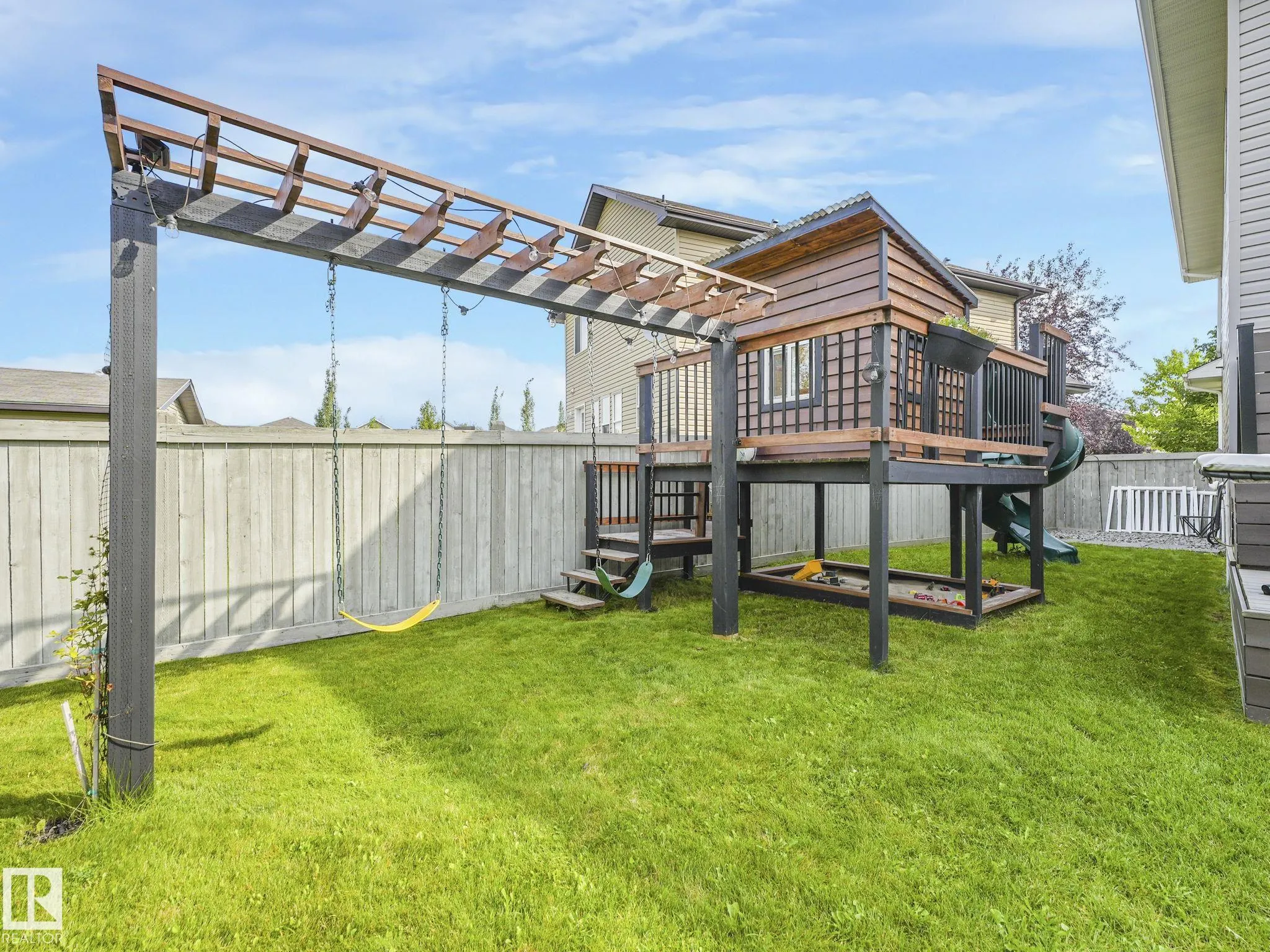 10 Snowhills Court