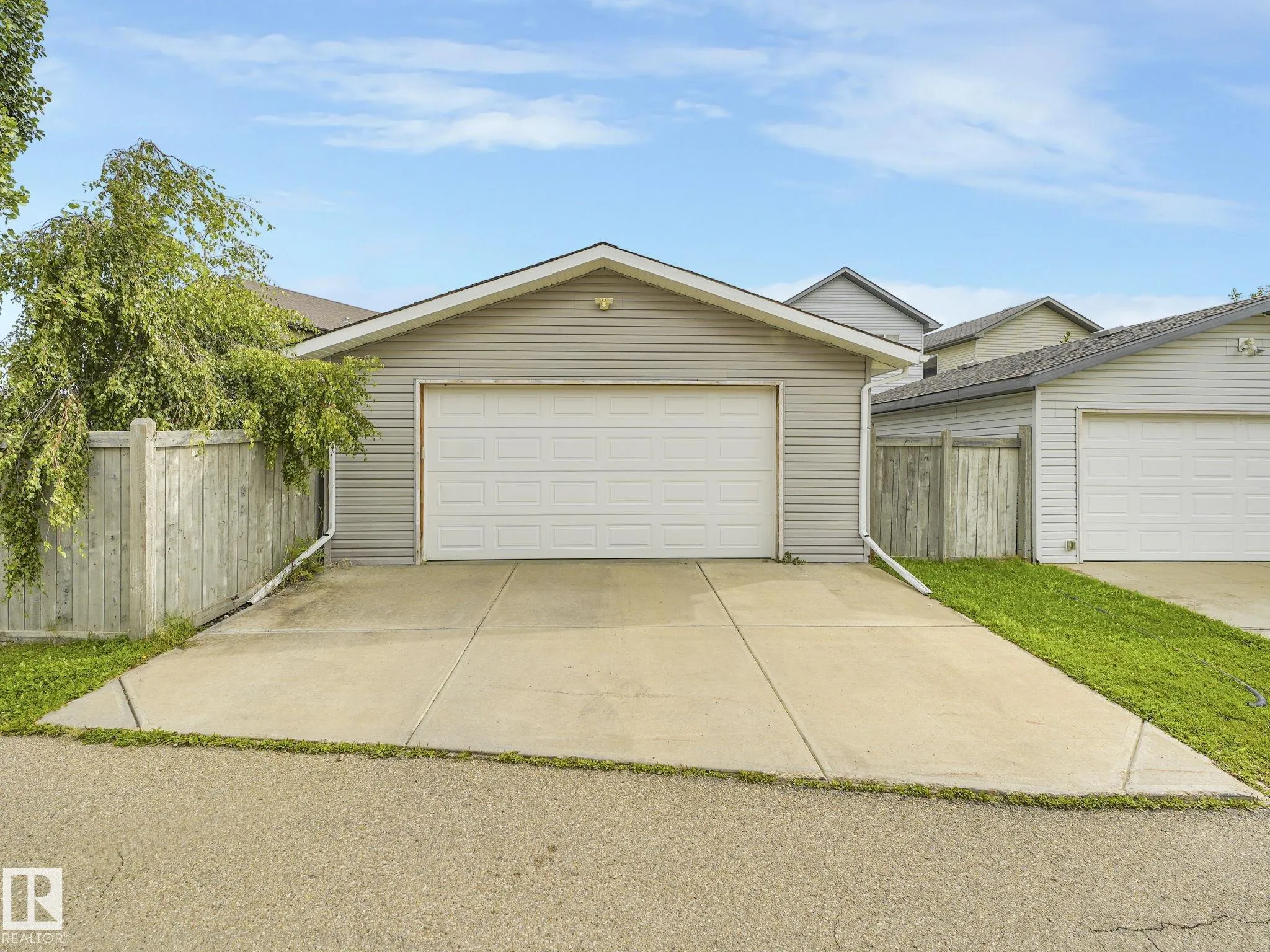 10 Snowhills Court