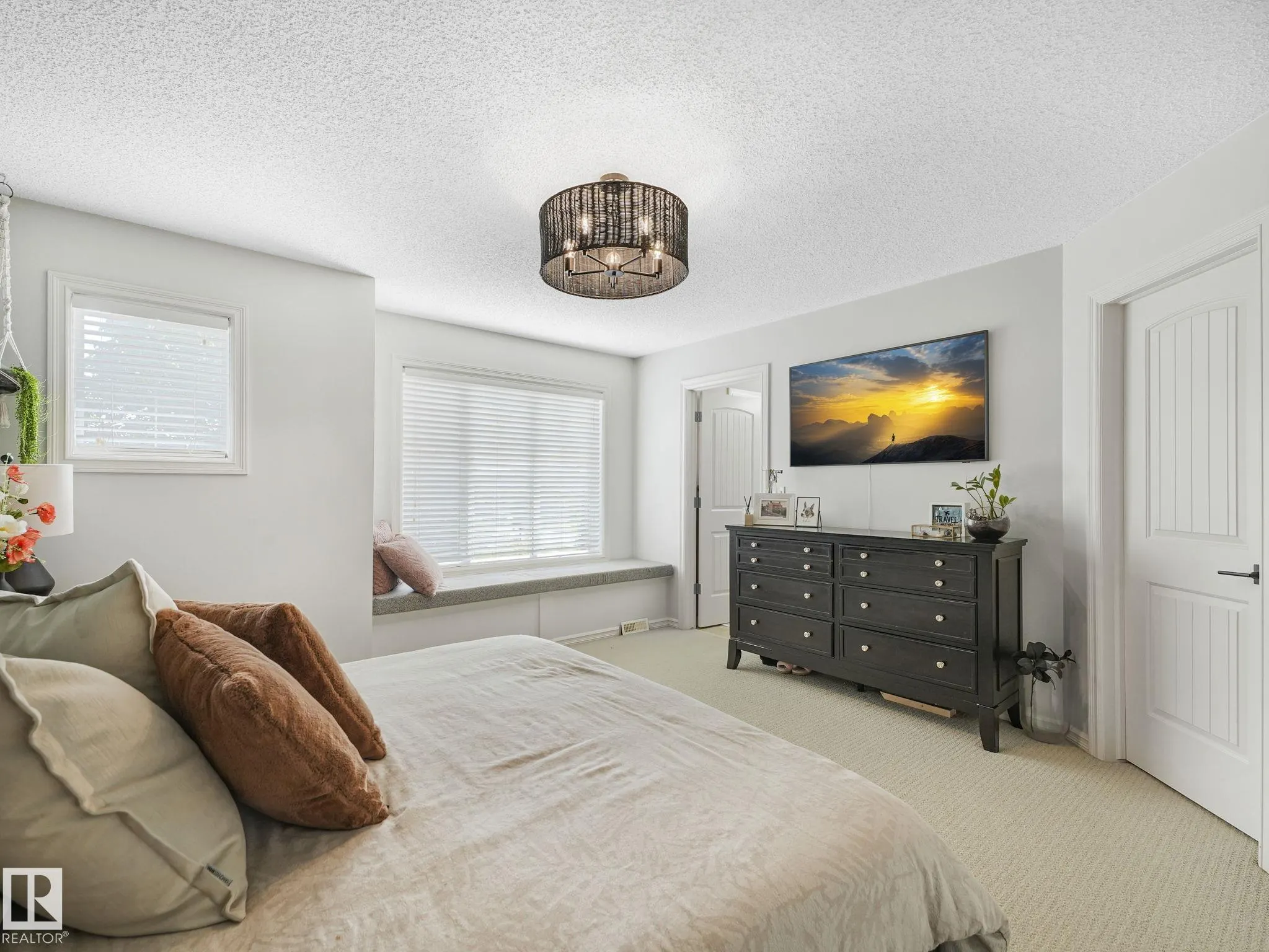 10 Snowhills Court