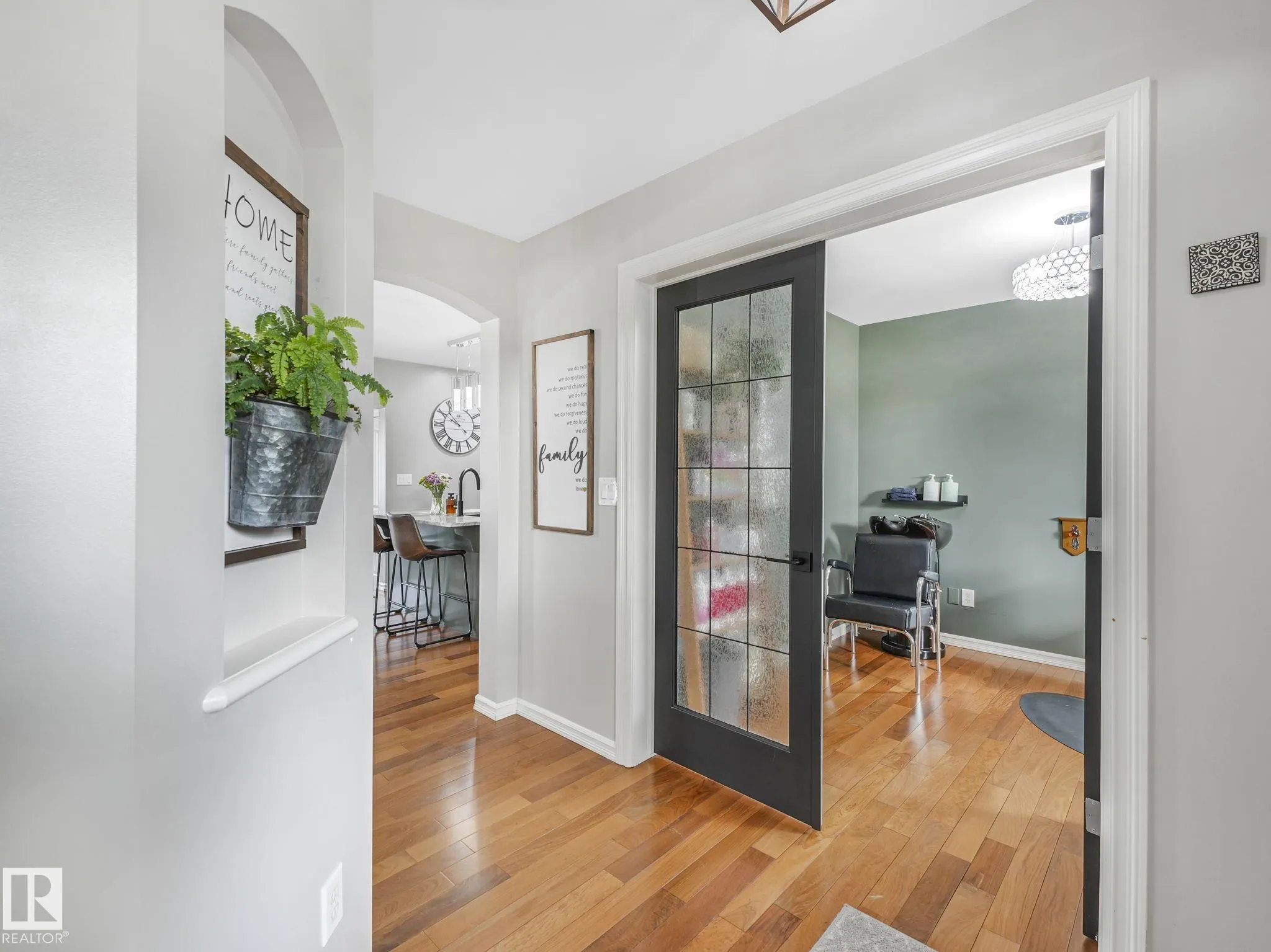10 Snowhills Court