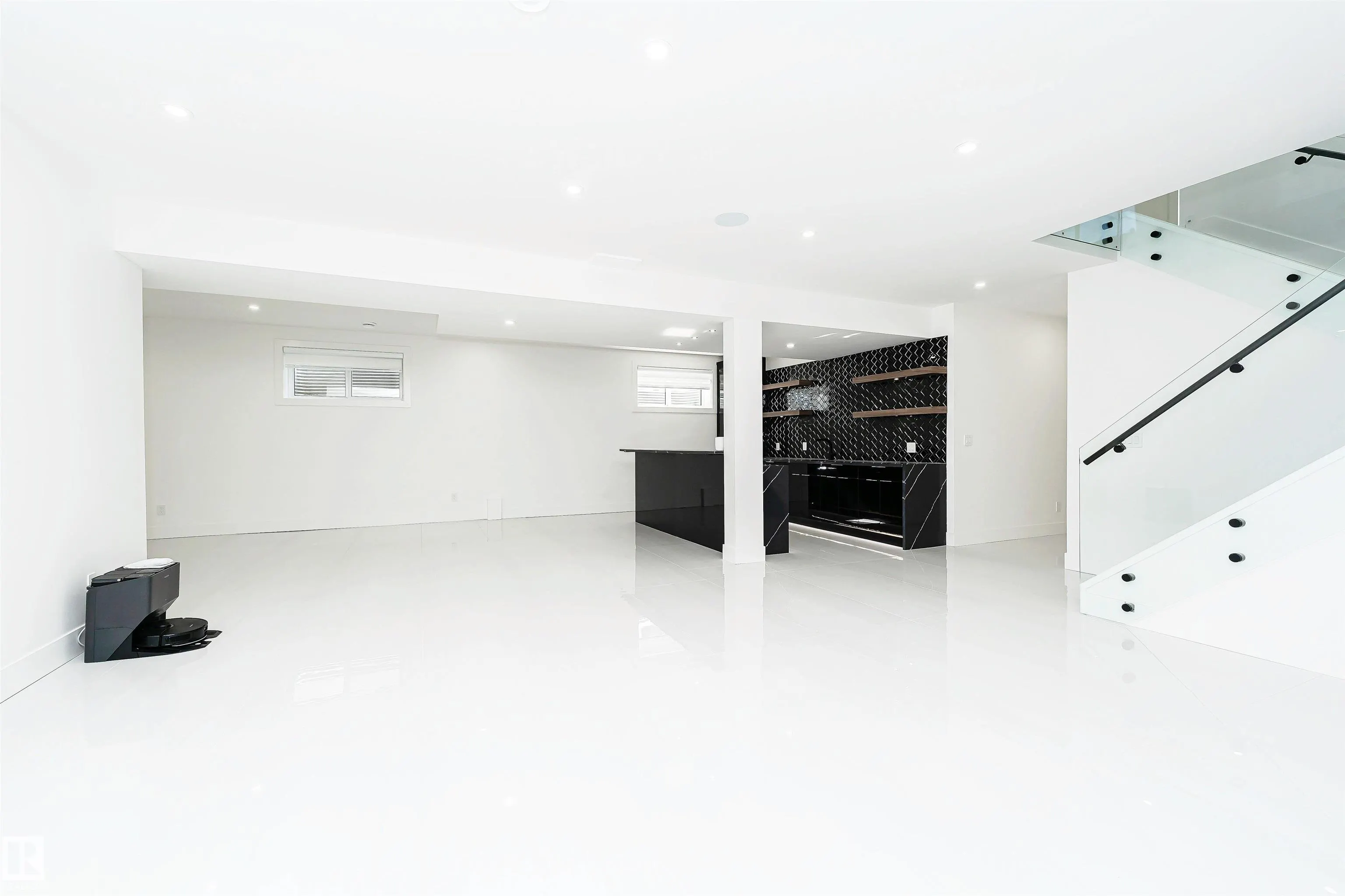 20 EASTON Close
