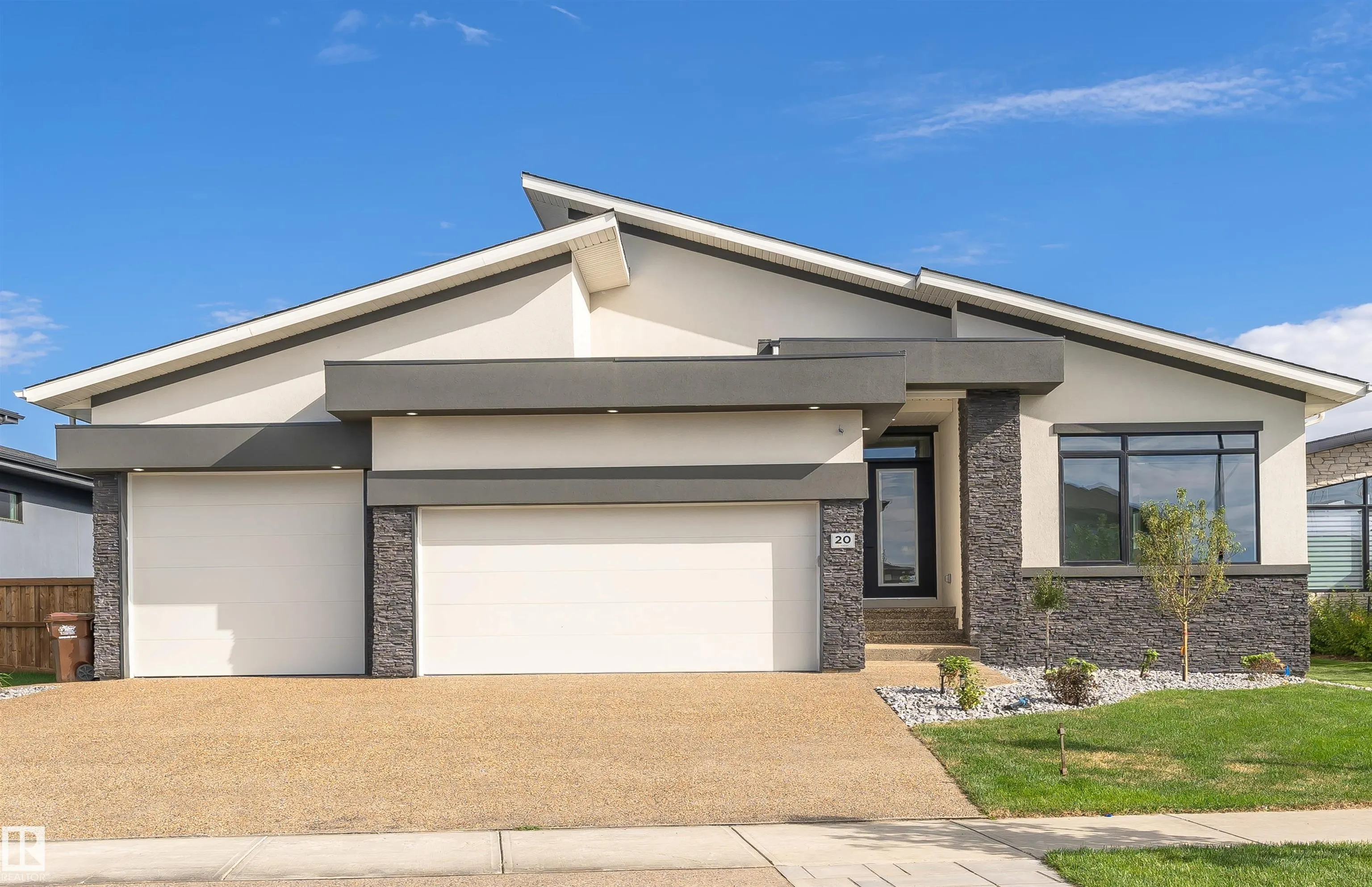 20 EASTON Close