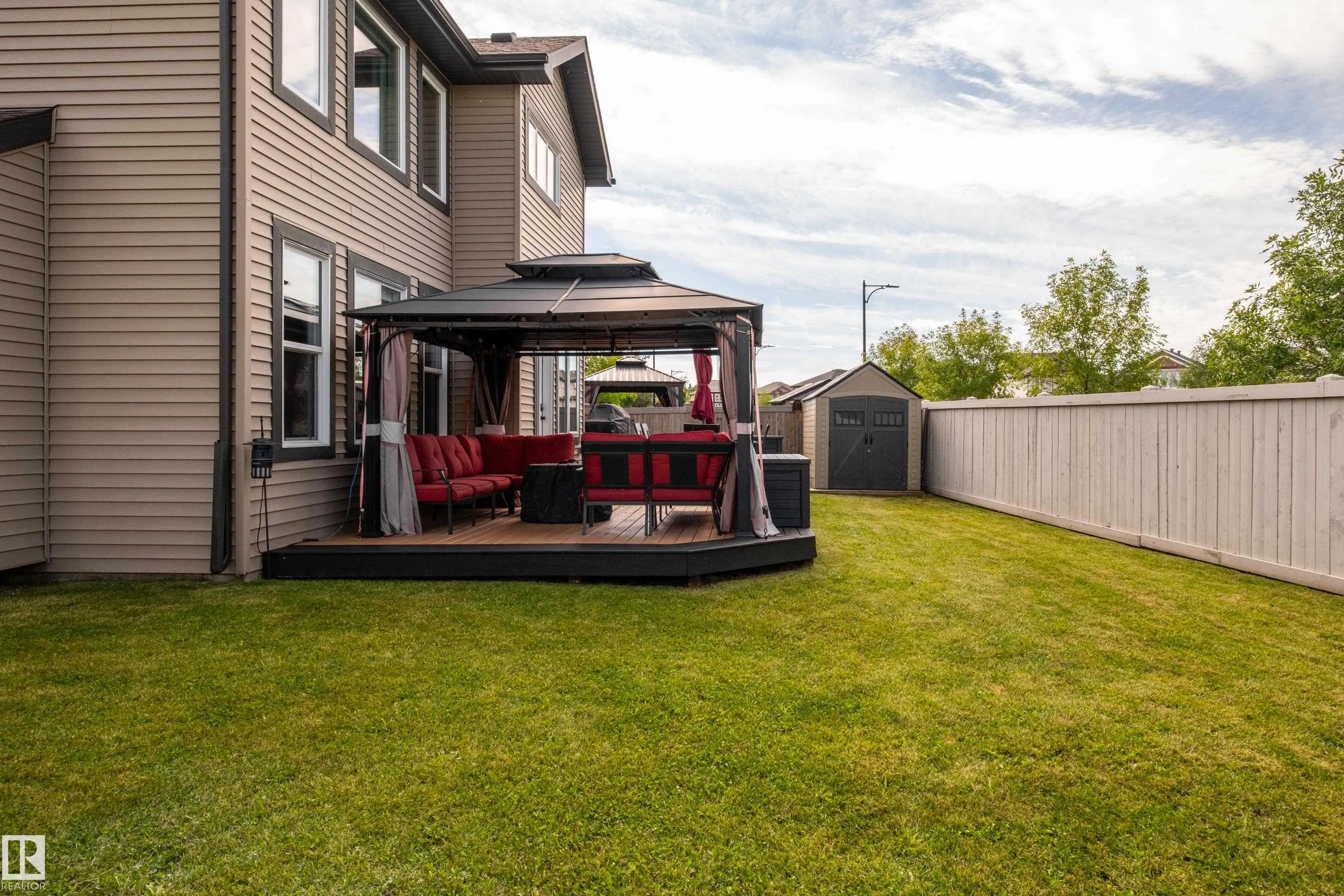 13 MEADOWLINK Gate