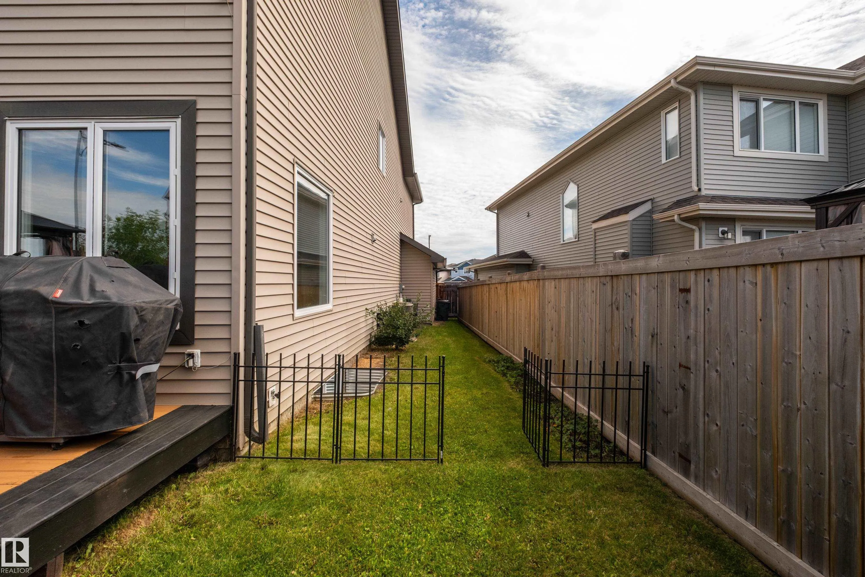 13 MEADOWLINK Gate